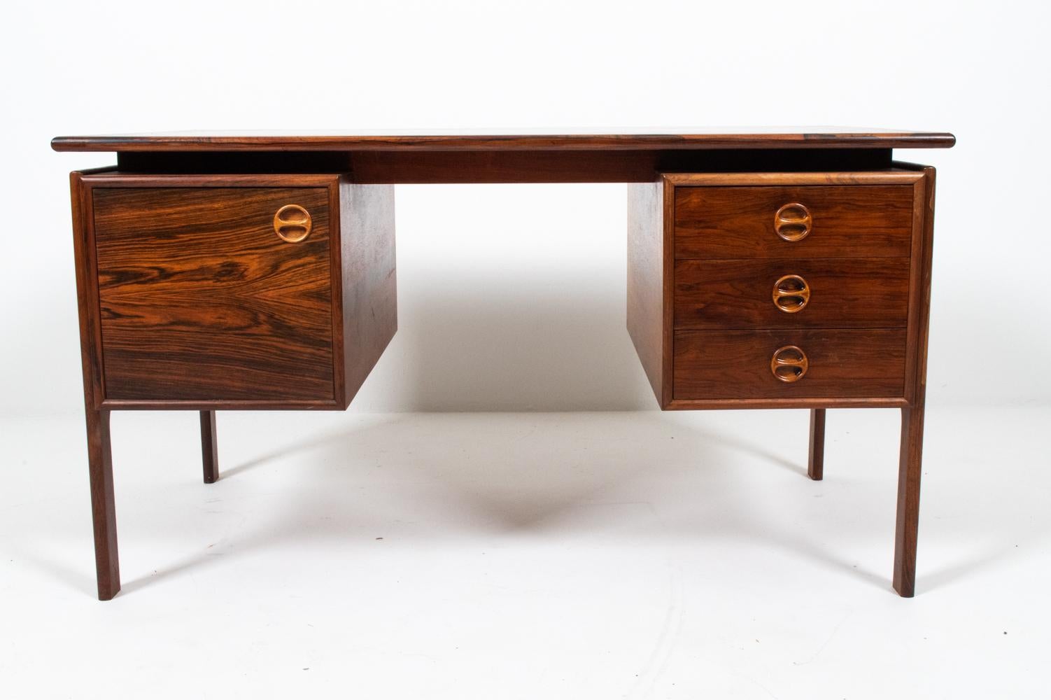 Danish Arne Vodder for GV Møbler Rosewood Desk, circa 1960s For Sale