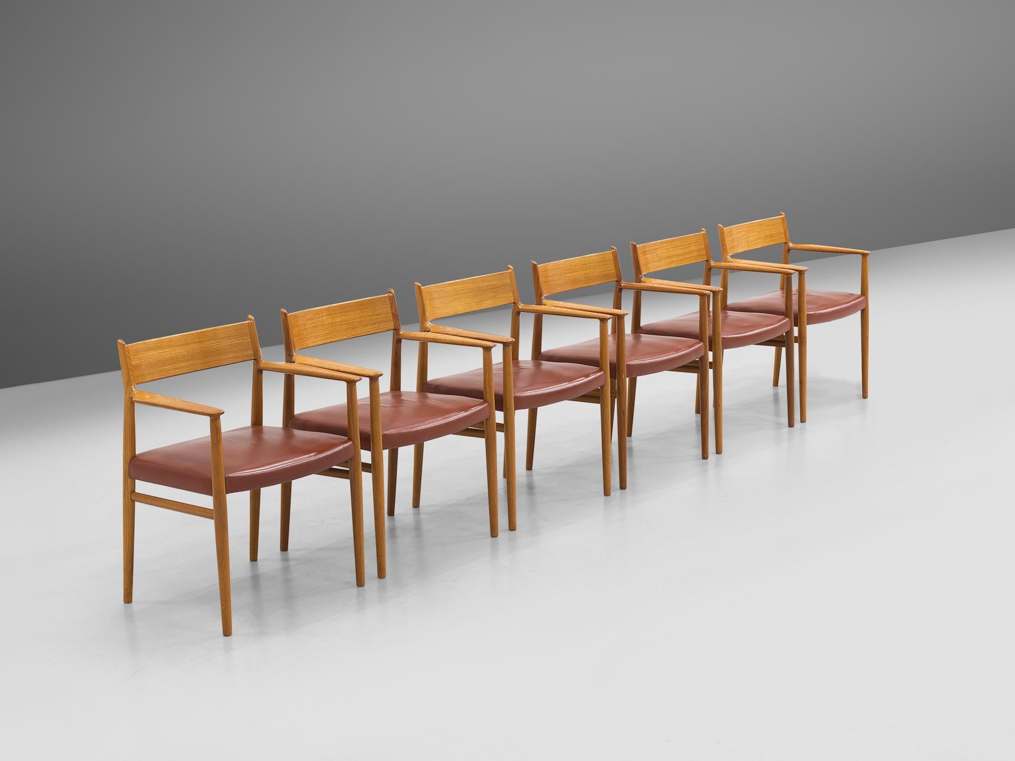 Arne Vodder for Sibast Møbler, set of six dining chairs model 418, teak, leather, Denmark, 1960s

These well-executed set of armchairs by Arne Vodder show beautiful lines in every wooden element. The construction of the chair is based on a design