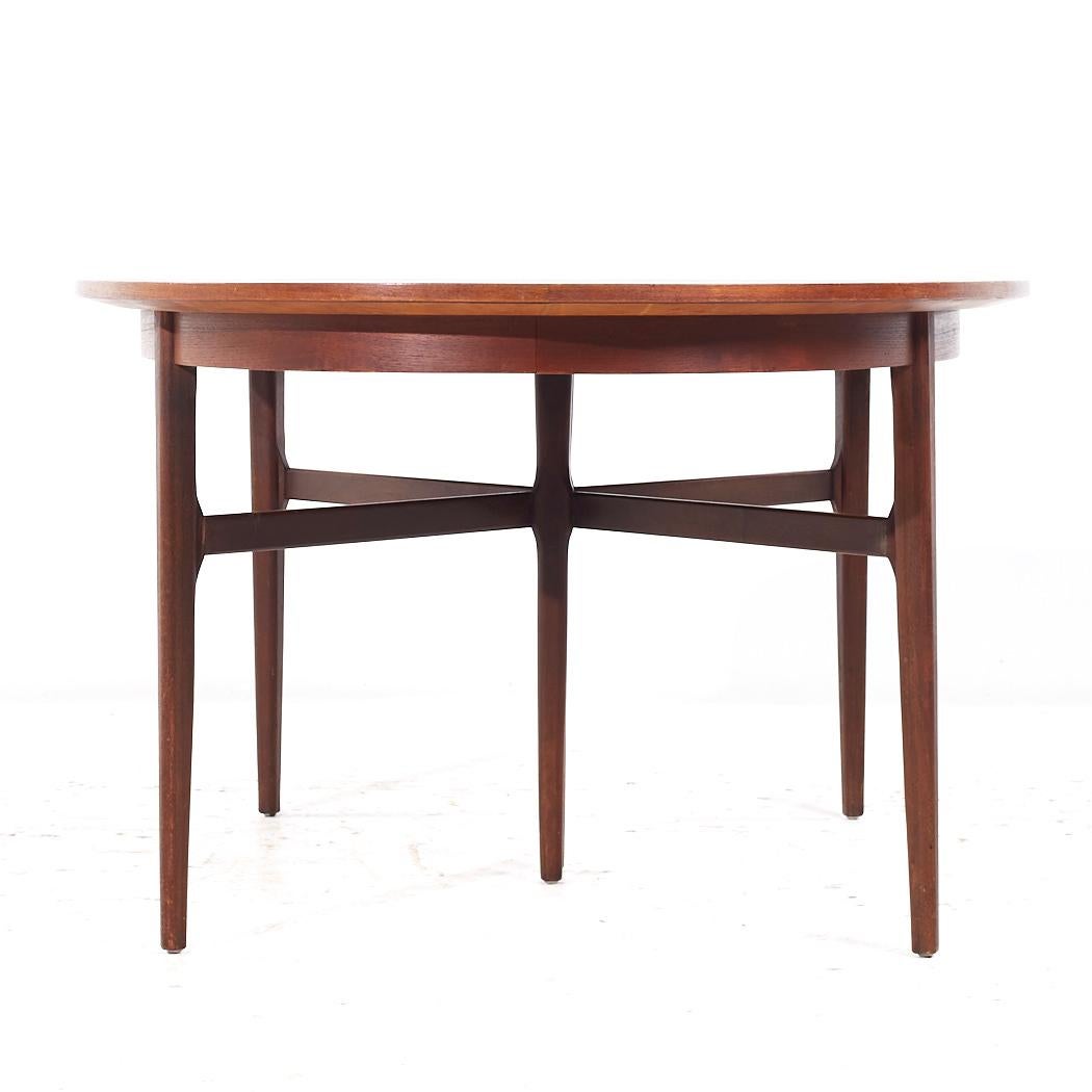 Danois Arne Vodder pour Sibast MCM Table de salle à manger extensible en teck danois avec 2 abattants en vente