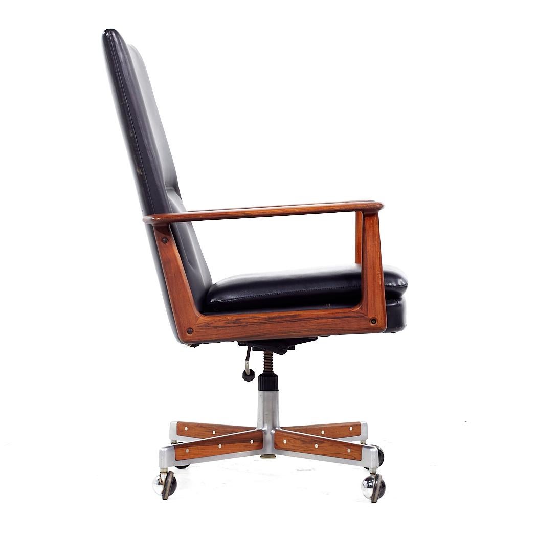 Arne Vodder for Sibast Mid Century Danish Rosewood Executive Desk Chair 1