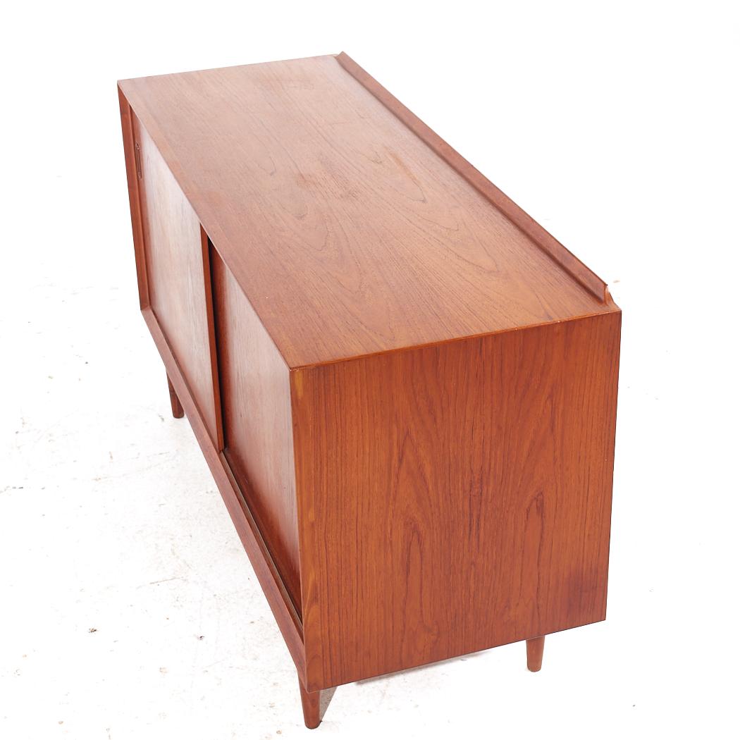 Fine XX secolo Arne Vodder per Sibast Credenza danese di metà secolo in teak in vendita