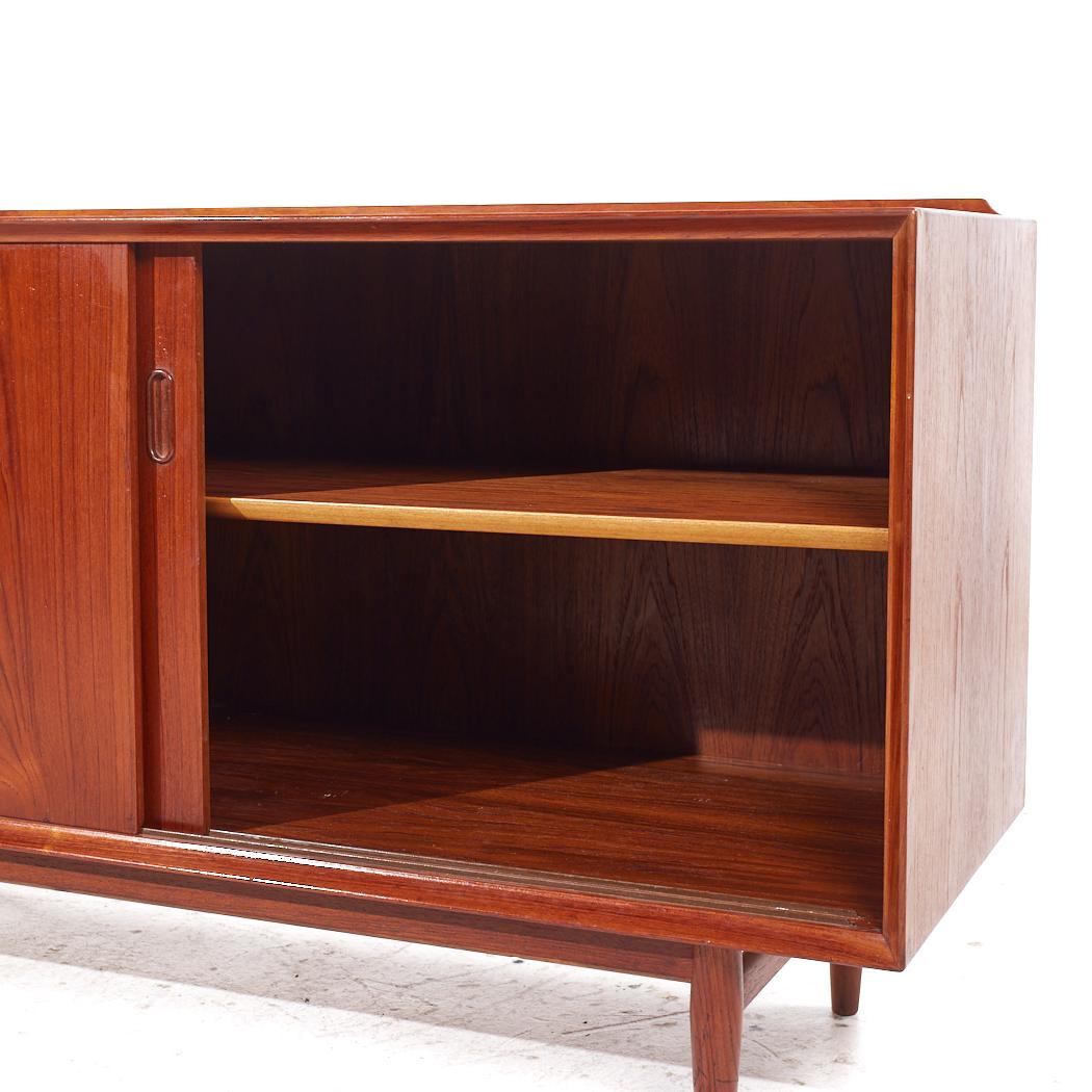 Arne Vodder per Sibast Credenza danese di metà secolo in teak in vendita 1