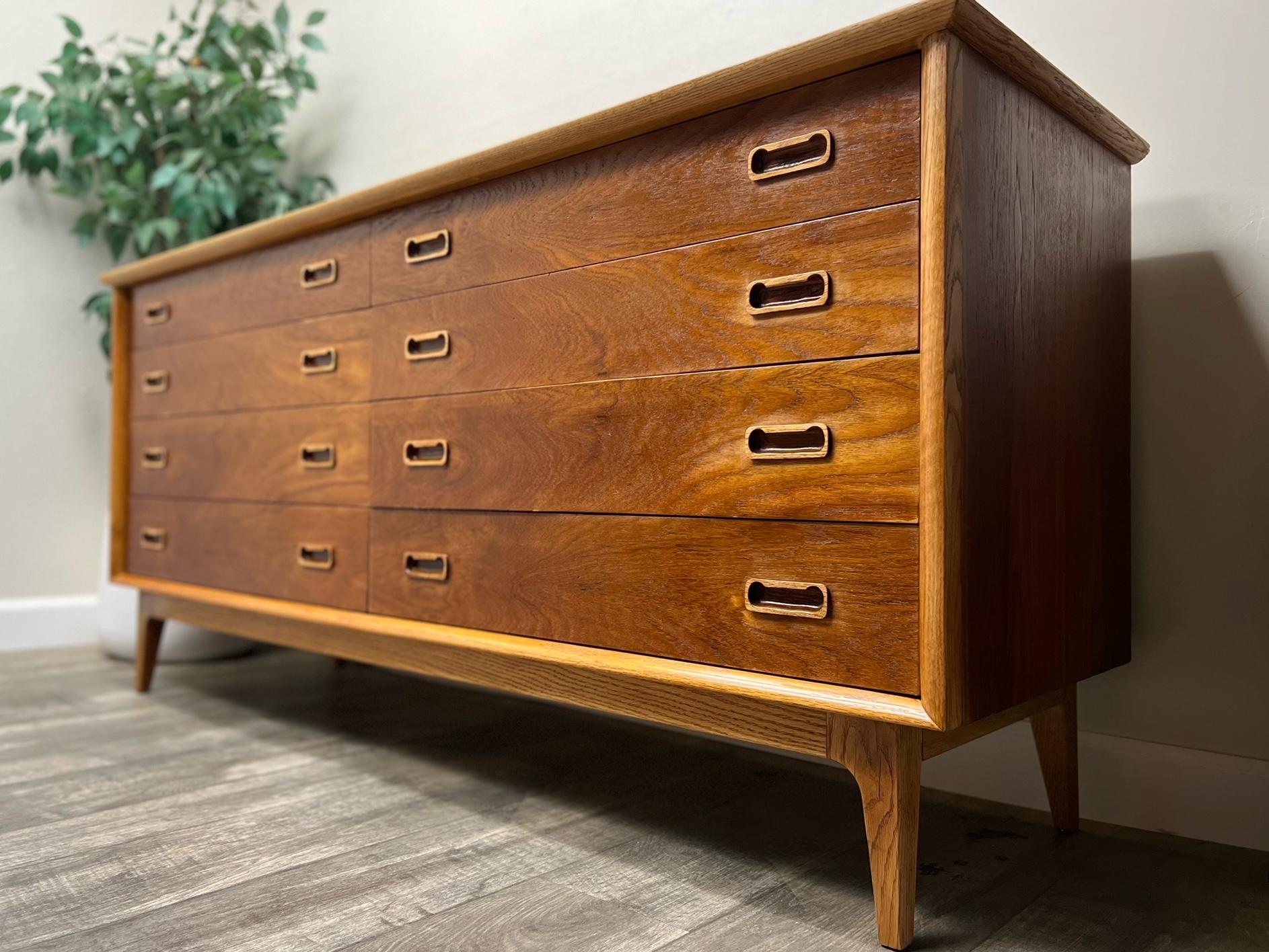 Arne Vodder for Sibast Mobelfabrik Style Mid-Century Modern Dresser 6