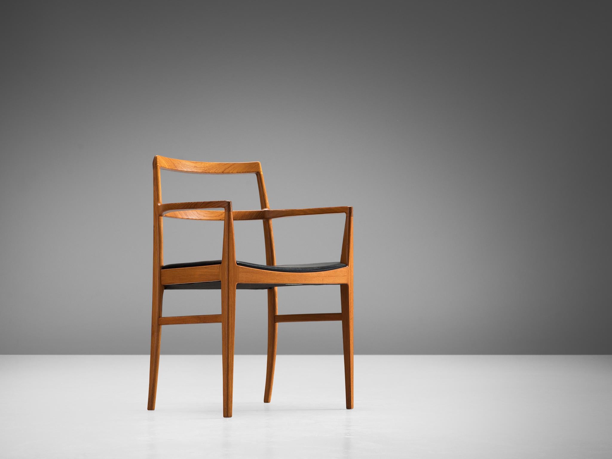 Arne Vodder for Sibast Møbler, model '430,' teak and leather, Denmark, 1960s. 

This dining chair is designed by the Danish designer Arne Vodder. This modest and elegant chair is executed with a teak frame. The basic and linear design gives this