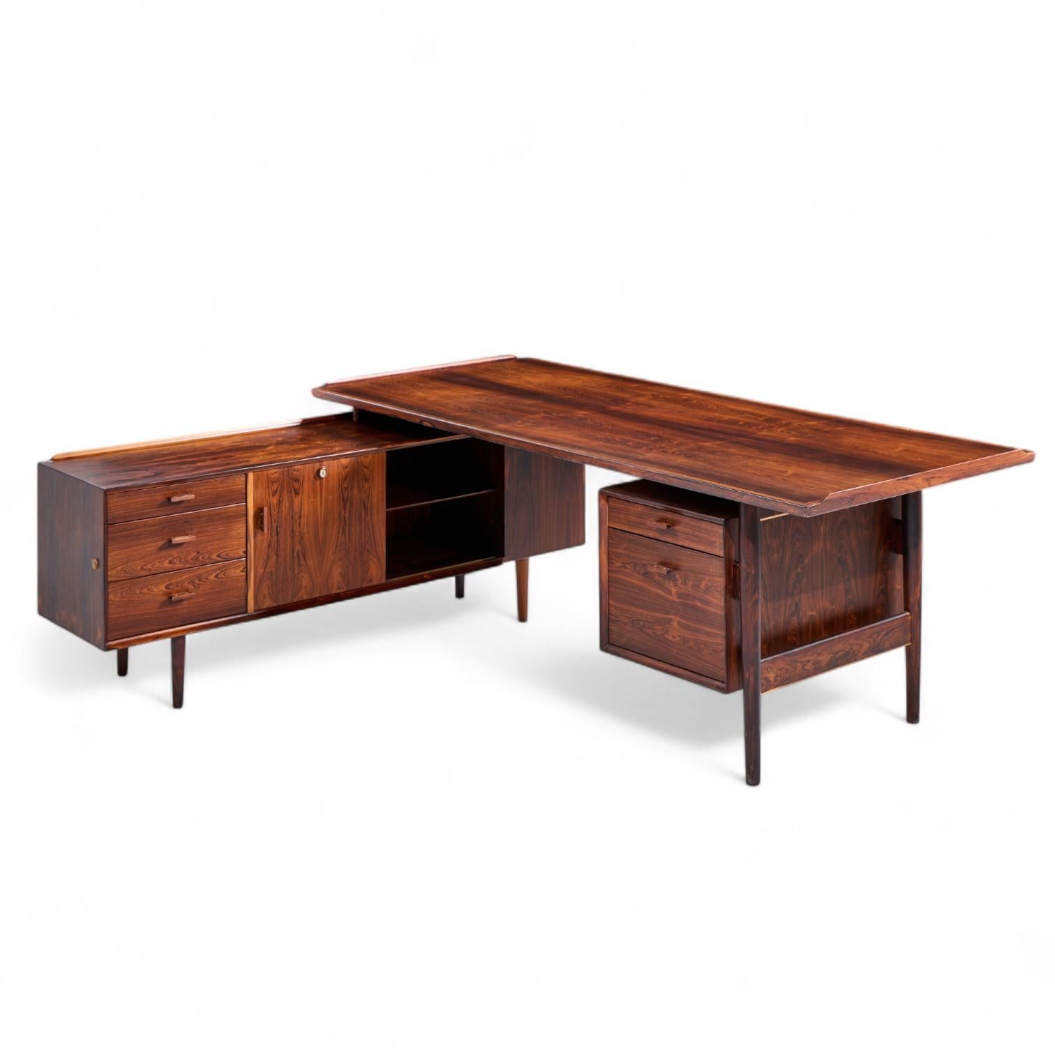 Mid-Century Modern Arne Vodder pour Sibast Modèle 209 Bureau en palissandre du milieu du siècle avec retour en vente