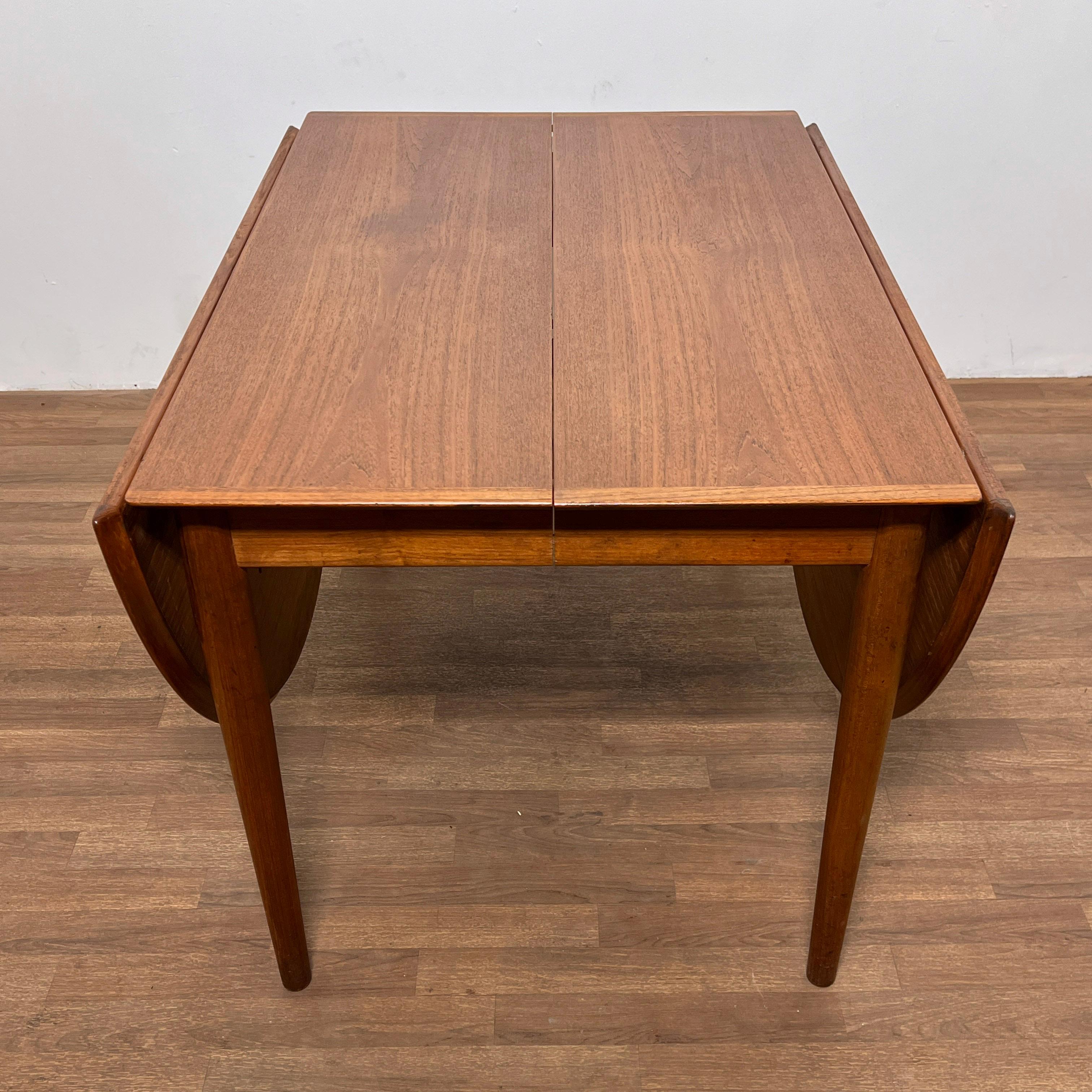 Scandinavian Modern Arne Vodder for Sibast Model 227 Drop Leaf  Danish Teak Dining Table, Ca. 1960s For Sale
