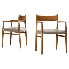 Arne Vodder for Sibast Pair of Dining Chairs in Walnut and Grey Upholstery 