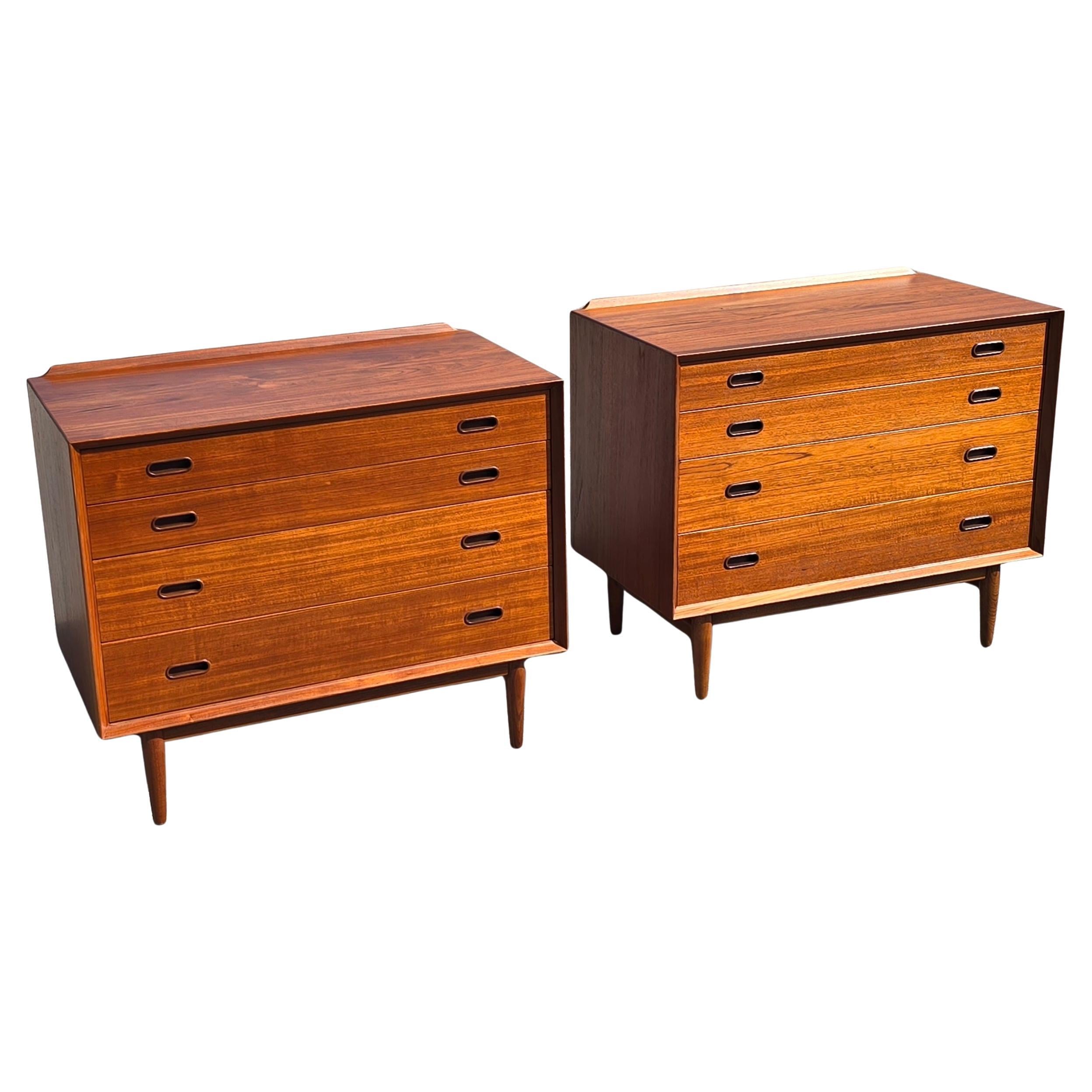 Arne Vodder para Sibast Pareja de cómodas de teca modernas de mediados de siglo