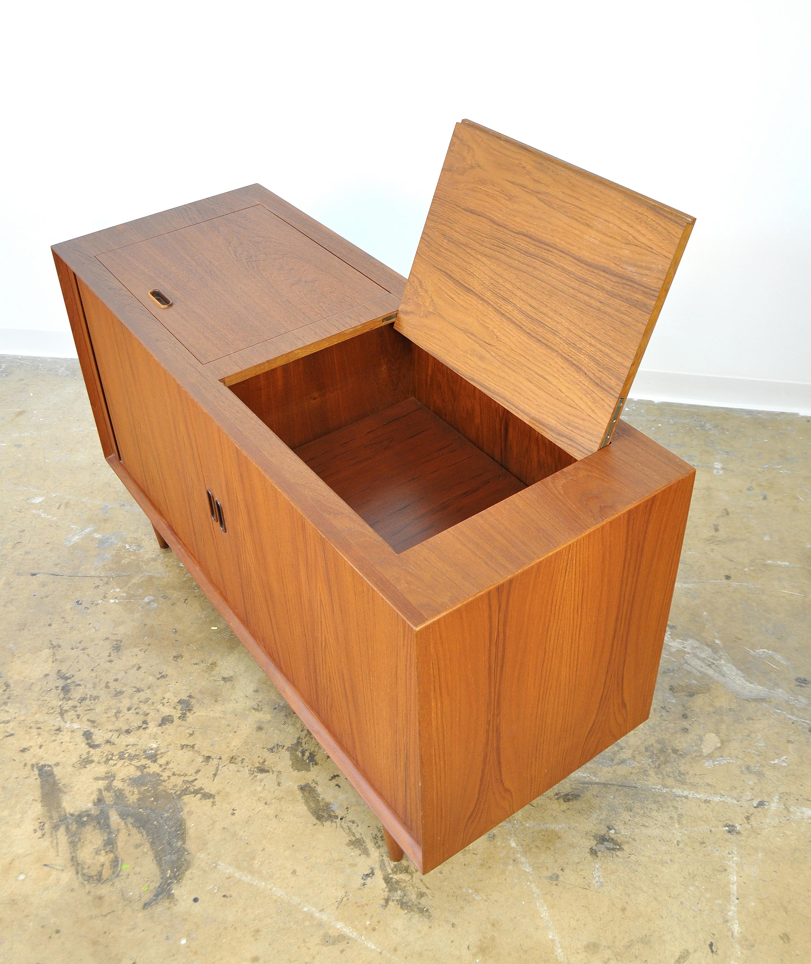 Arne Vodder for Sibast Teak Record Cabinet 4