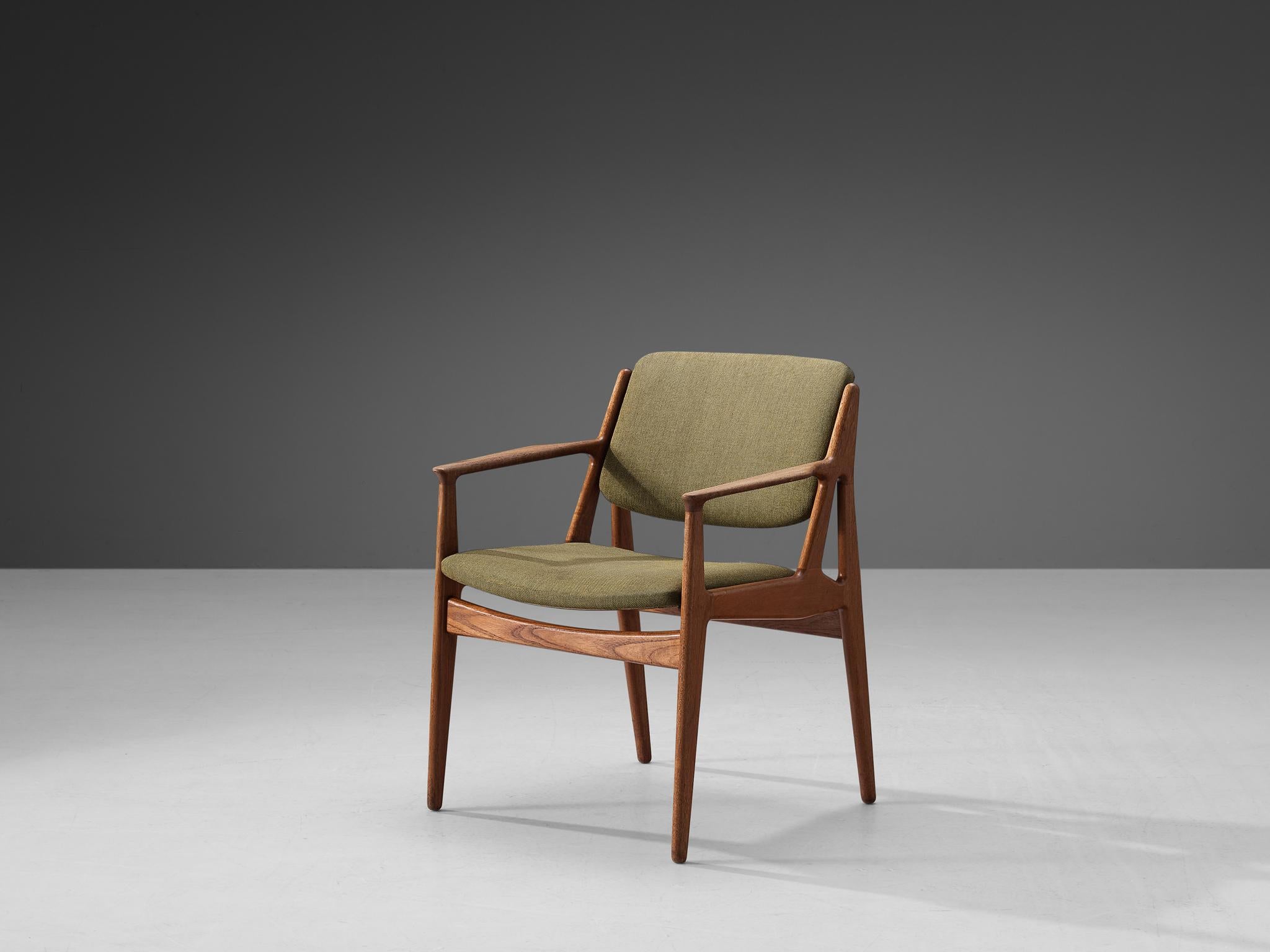 Arne Vodder for Vamo Møbelfabrik Pair of Armchairs in Teak and Green Fabric For Sale 5