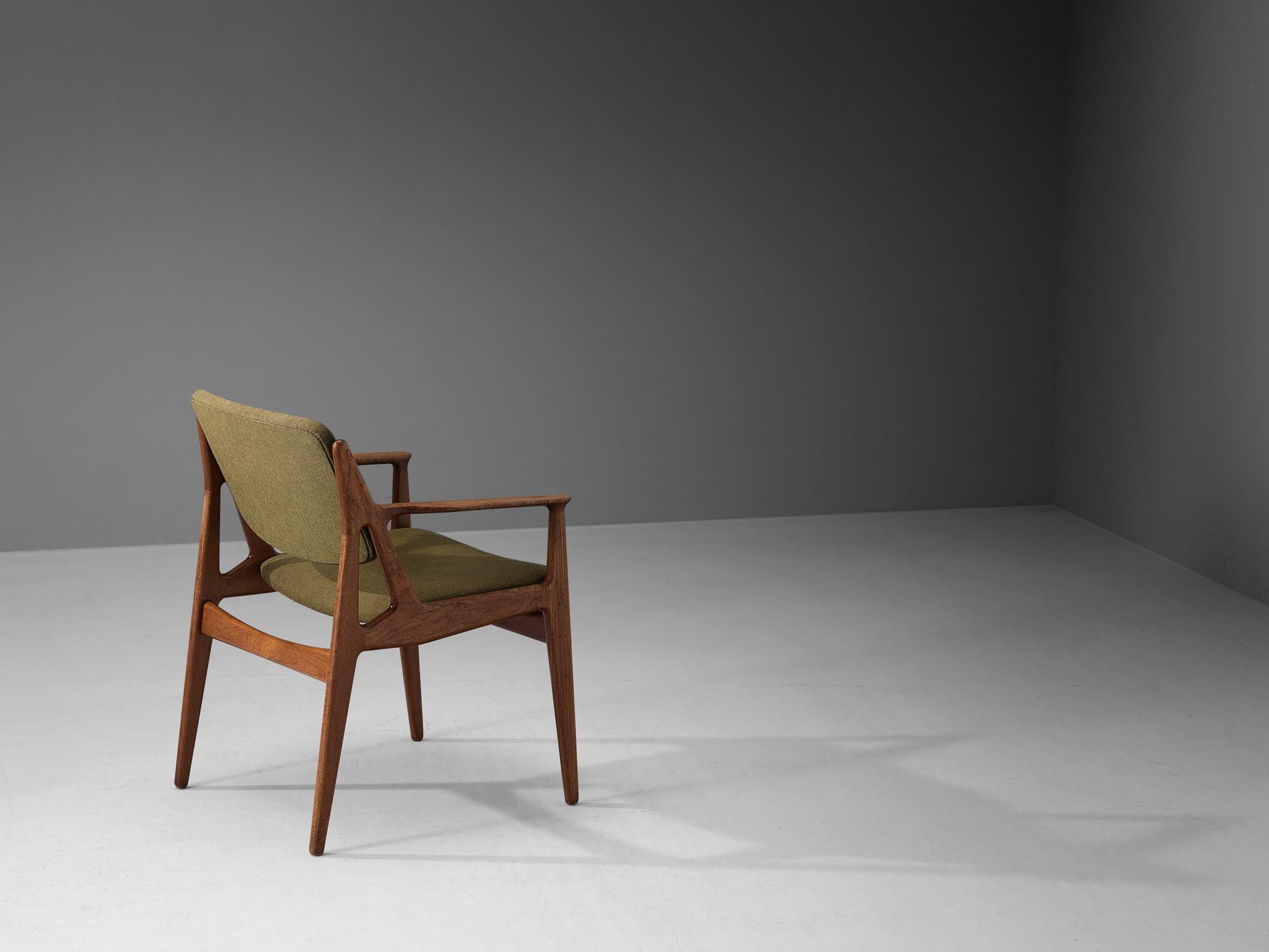Arne Vodder per Vamo Møbelfabrik Coppia di poltrone in teak e tessuto verde in vendita 1
