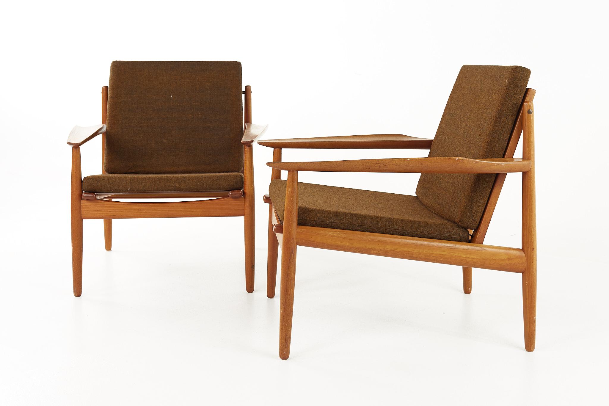 Mid-Century Modern Arne Vodder Glostrup Møbelfabrik Mid Century Danish Lounge Chairs , a Pair