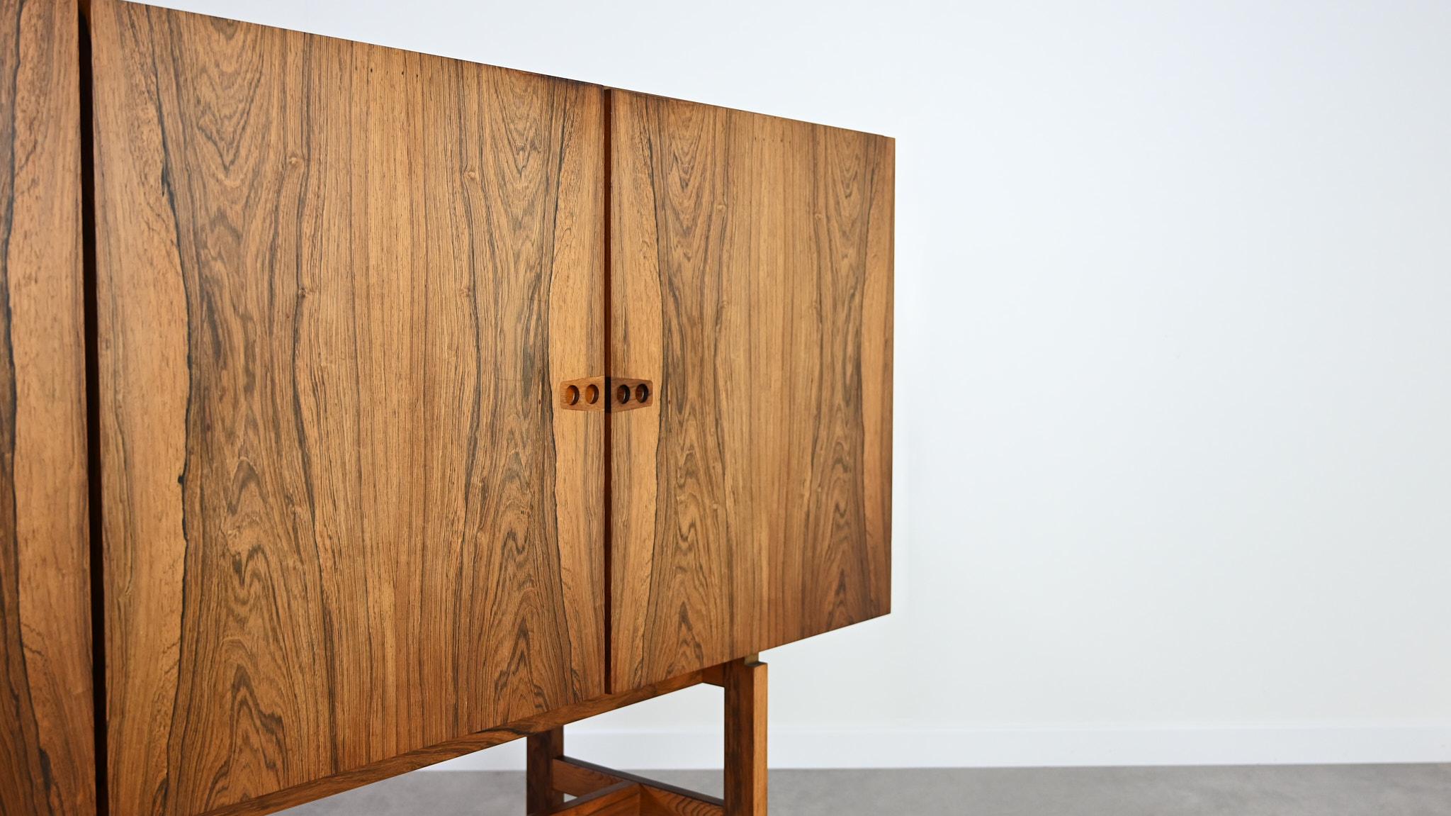 Arne Vodder Highboard Sibast Wood Finn Juhl Dänemark Mid Century Modern (Walnuss) im Angebot