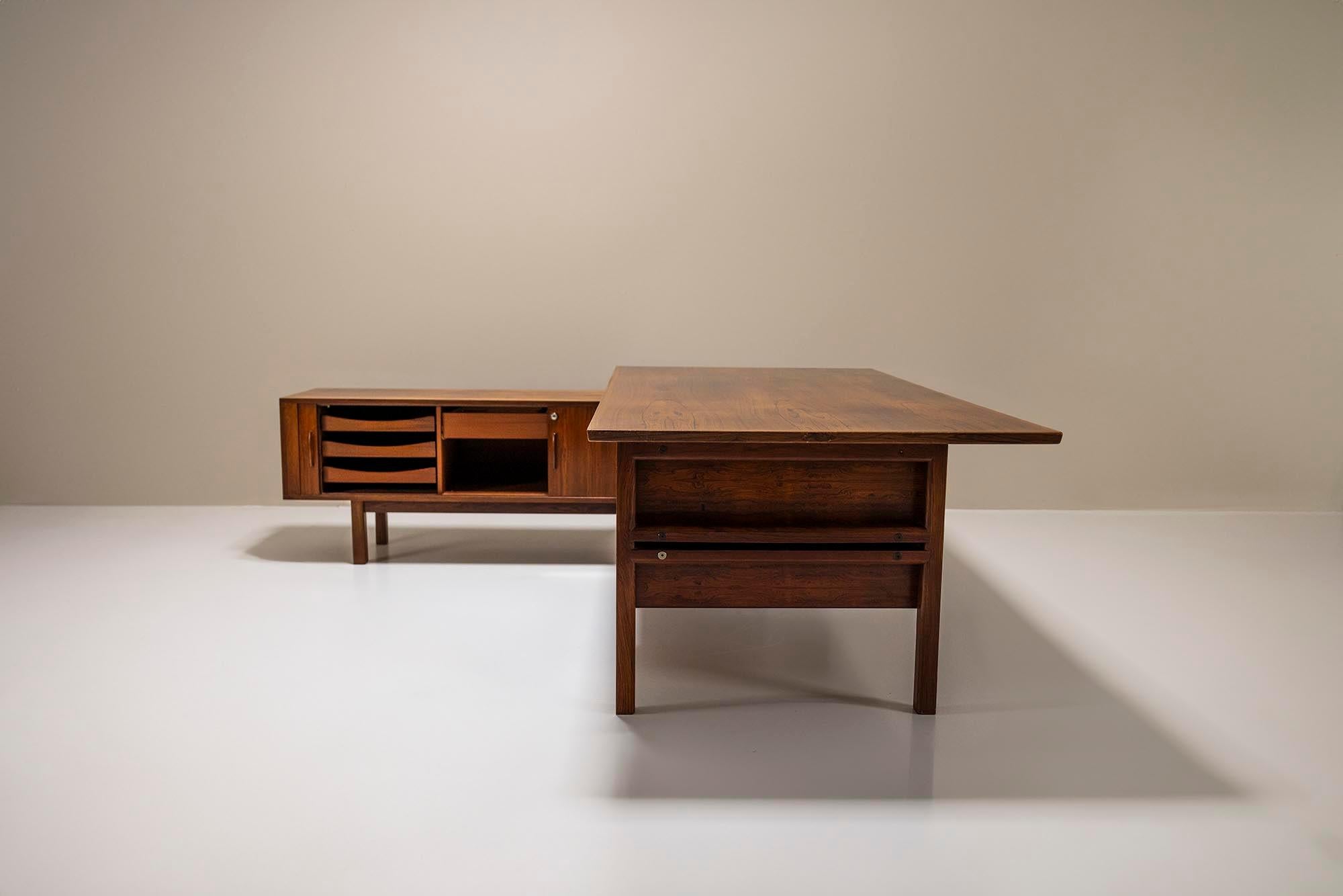 Danish Arne Vodder L-shaped Executive Desk in Rosewood for Sibast, Denmark 1960s