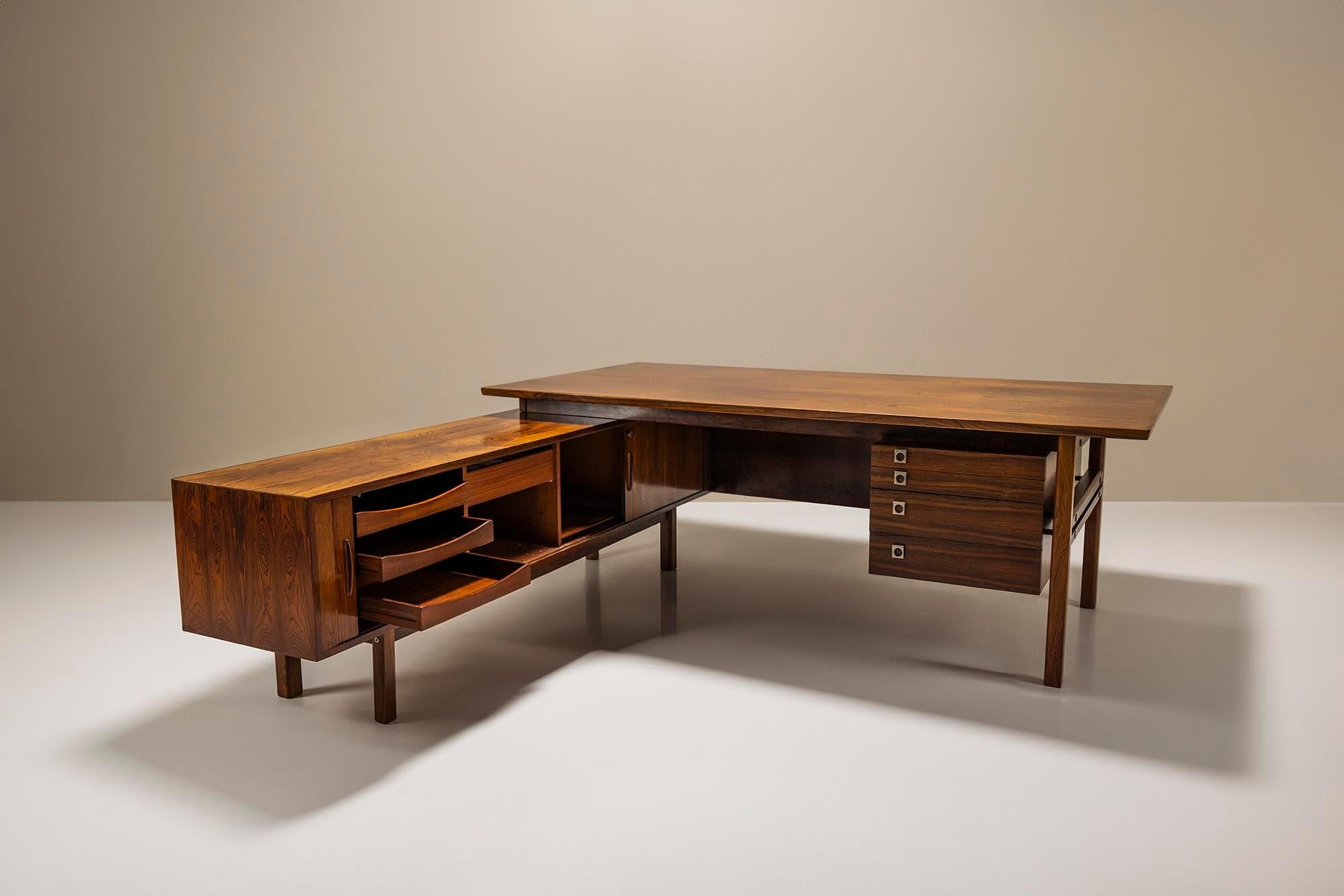 Mid-20th Century Arne Vodder L-shaped Executive Desk in Rosewood for Sibast, Denmark 1960s