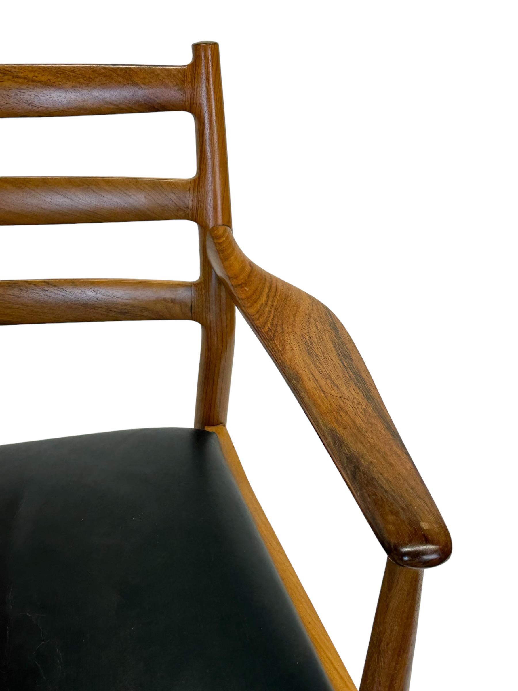 Arne Vodder Ladder Back Rosewood and Leather Armchair by France and Son In Fair Condition For Sale In Brooklyn, NY