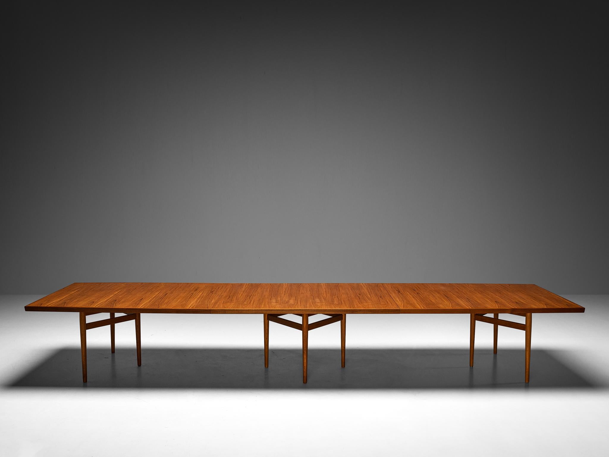 Milieu du XXe siècle Arne Vodder grande table de conférence ou de salle à manger de 16 pieds en teck  en vente