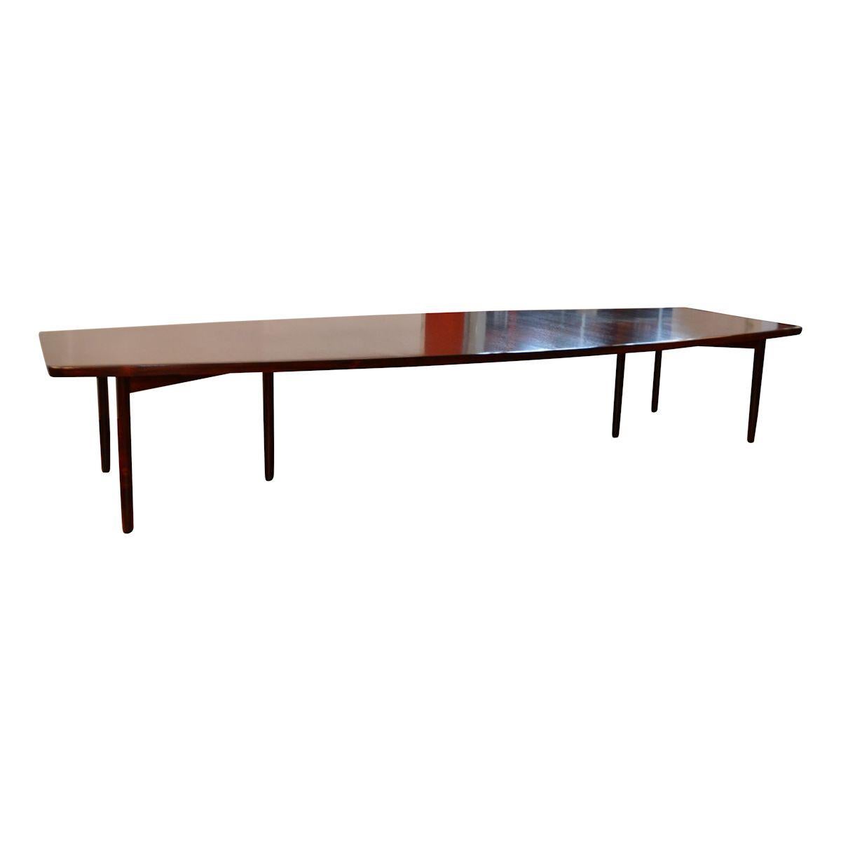 Danish design extremaly Large Palisander Boat-Shape Conference Table In Good Condition For Sale In Panningen, NL