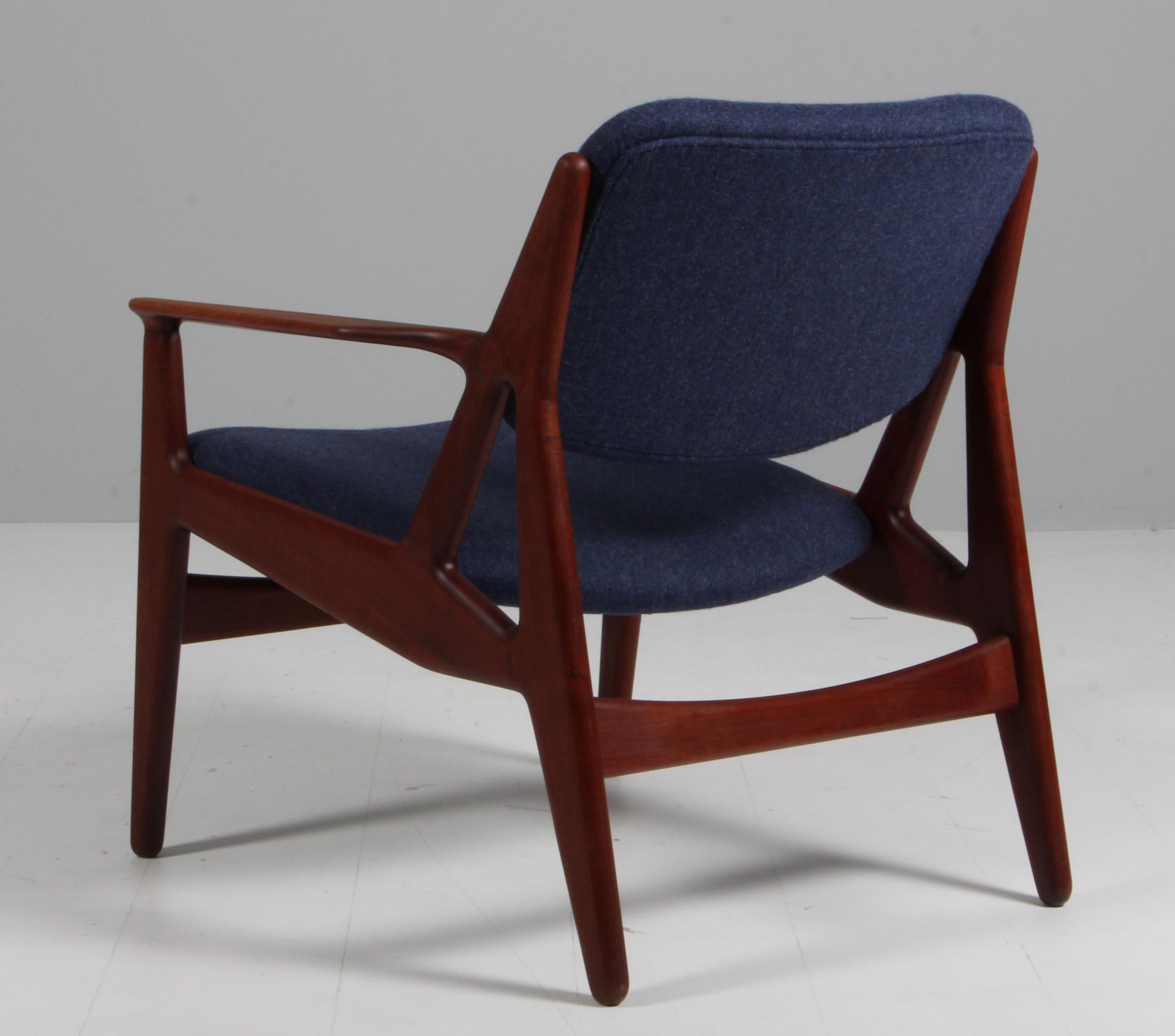 Arne Vodder Lounge Chairs, Solid Teak For Sale 1