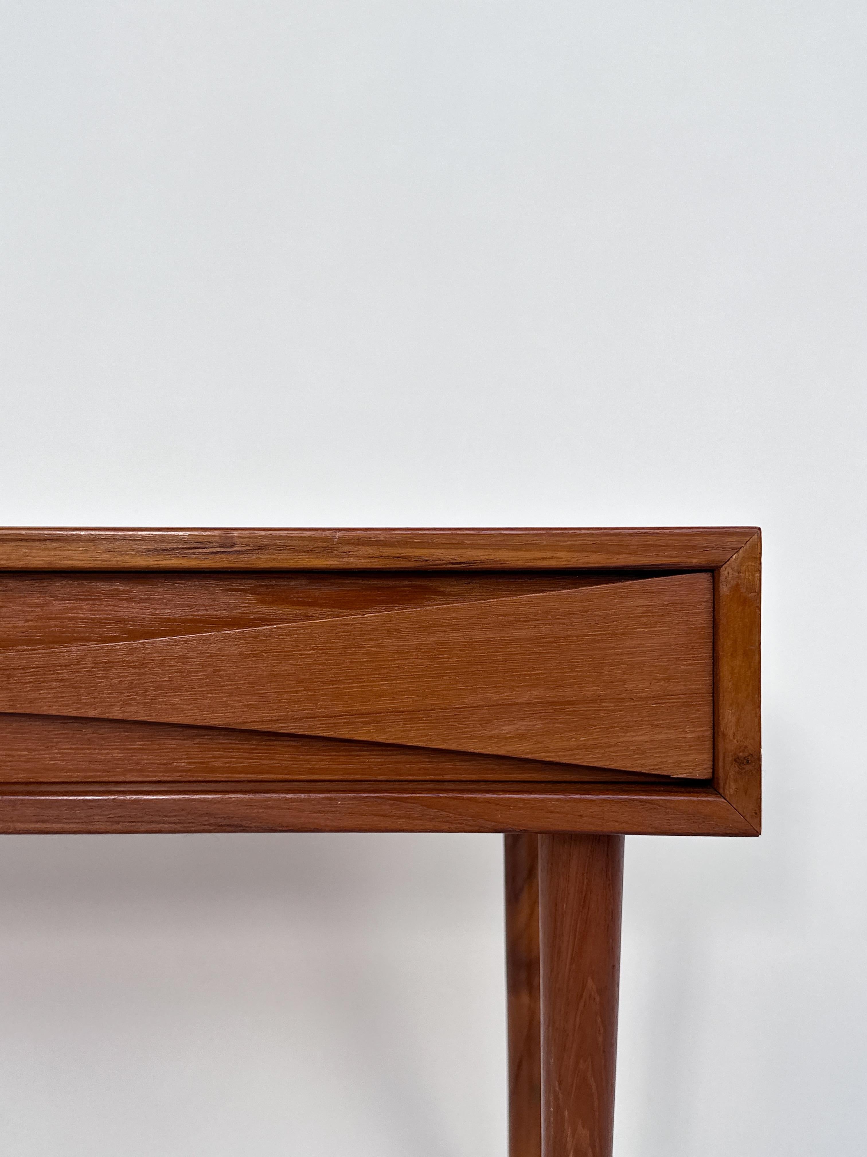 Arne Vodder Lowboard Nightstand Bedside Table Teak Chest of Drawer Niels Clausen 3