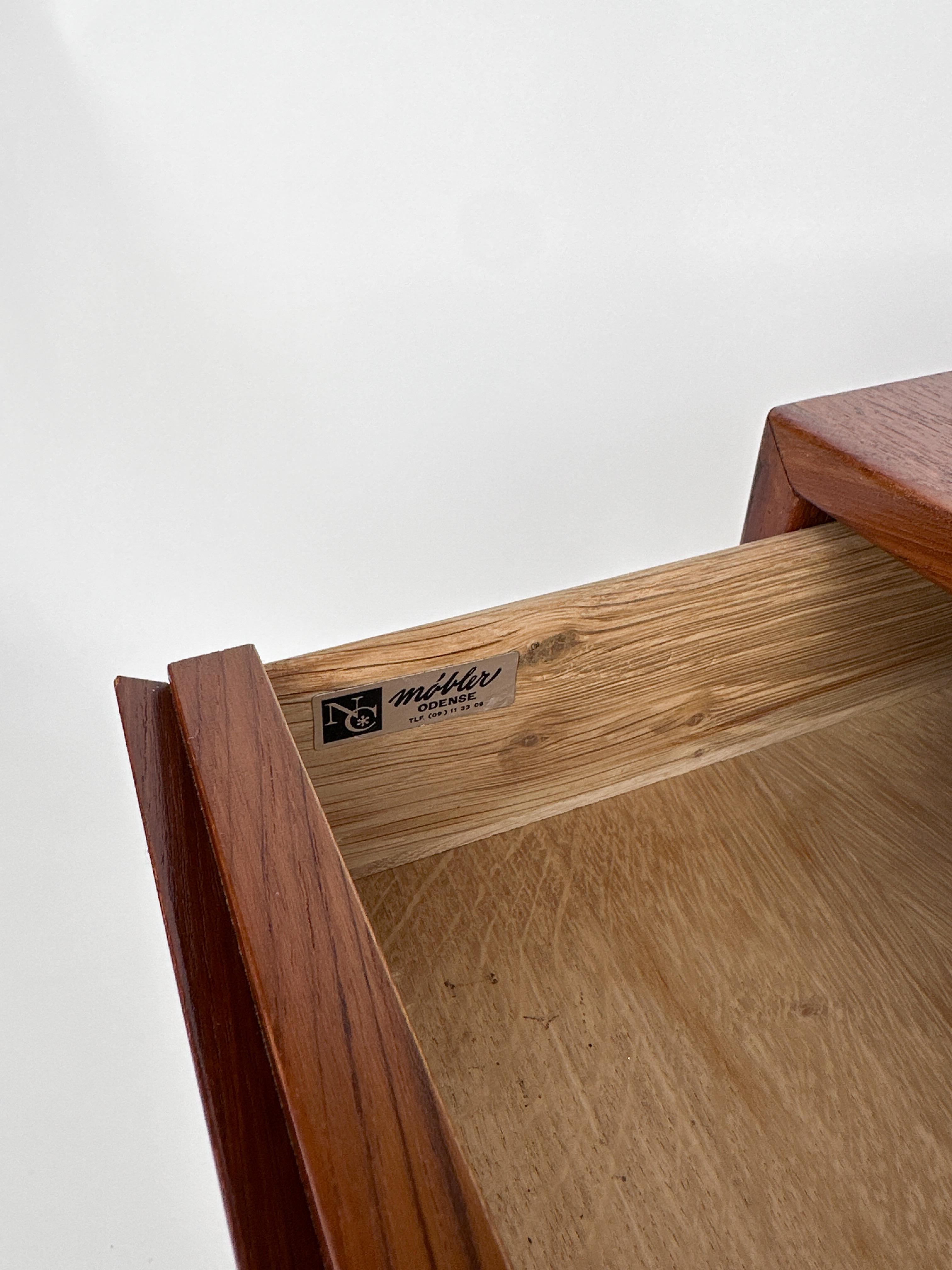 Arne Vodder Lowboard Nightstand Bedside Table Teak Chest of Drawer Niels Clausen 6