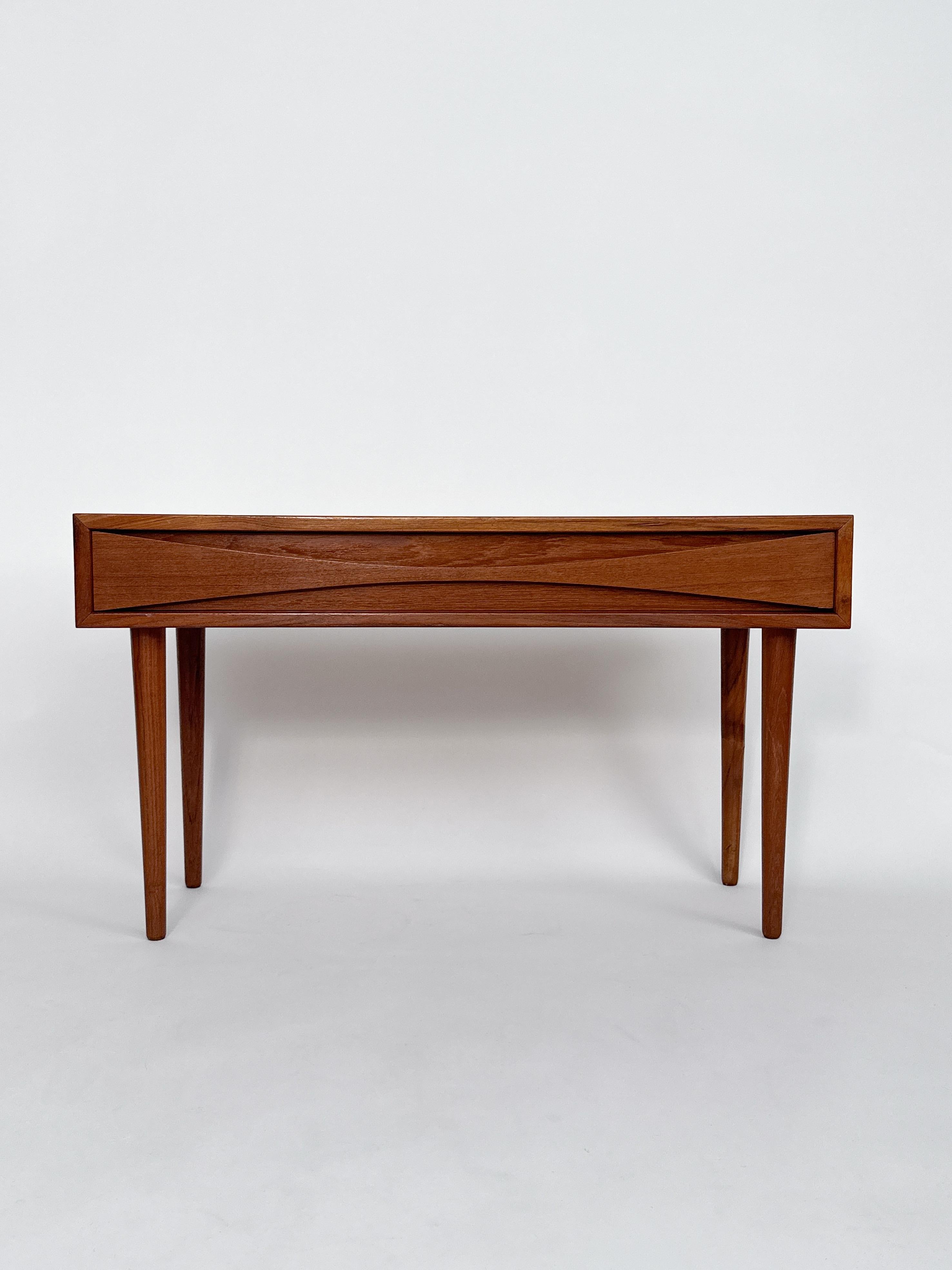 Mid-Century Modern Arne Vodder Lowboard Nightstand Bedside Table Teak Chest of Drawer Niels Clausen