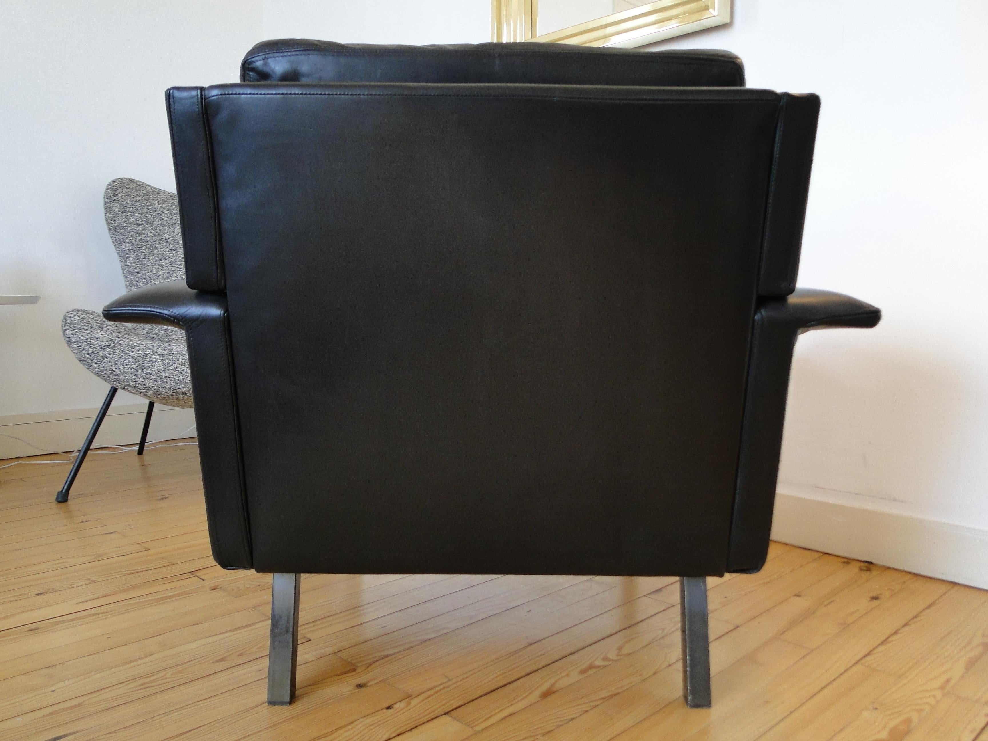  Arne Vodder Made by Fritz Hansen Black Leather Armchair Denmark For Sale 3