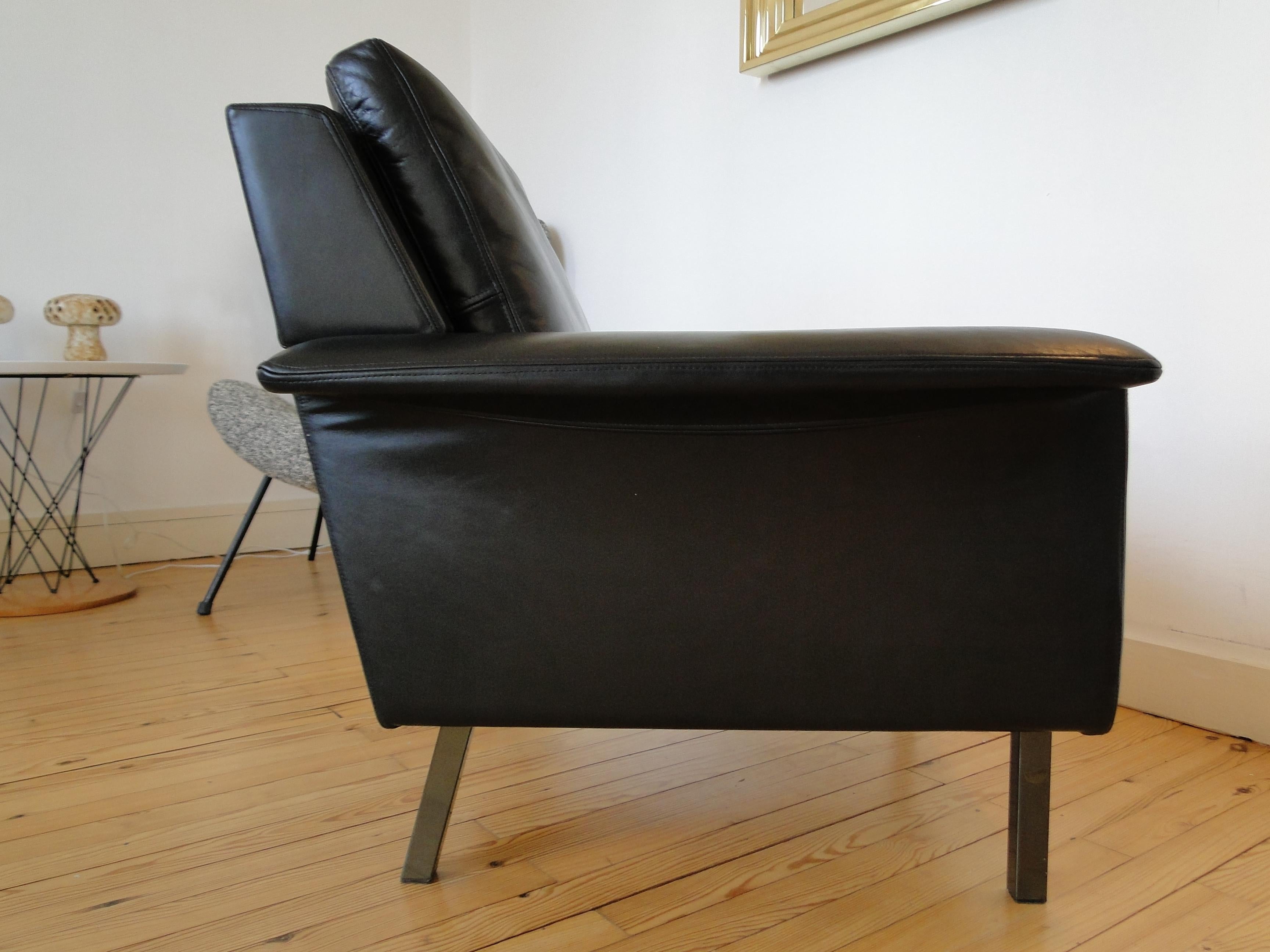  Arne Vodder Made by Fritz Hansen Black Leather Armchair Denmark For Sale 2
