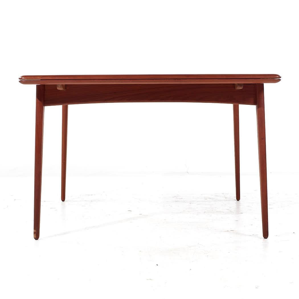 Arne Vodder Mid Century Danish Teak Hidden Leaf Dining Table In Good Condition For Sale In Countryside, IL