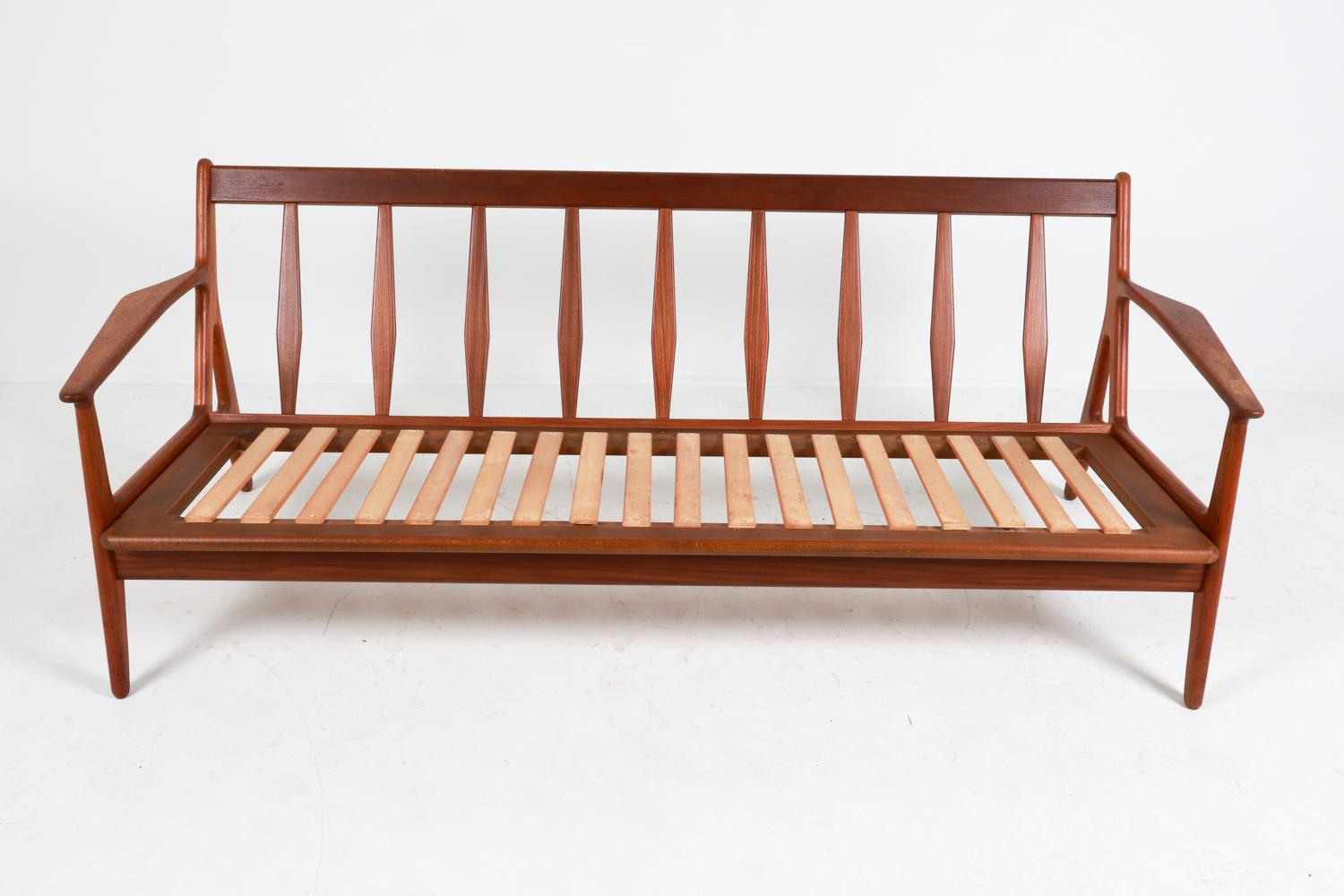 Arne Vodder Canapé en teck danois du milieu du siècle Circa 1960's en vente 8