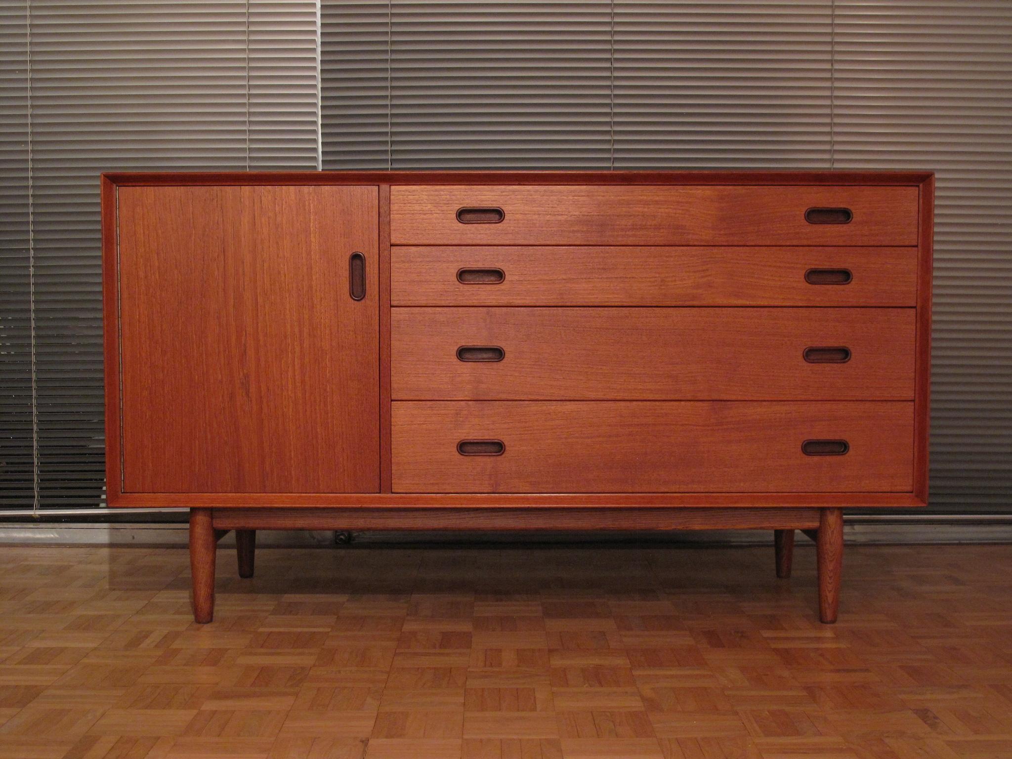 Arne Vodder Model 10 Teak and Oak Sideboard for Sibast 1