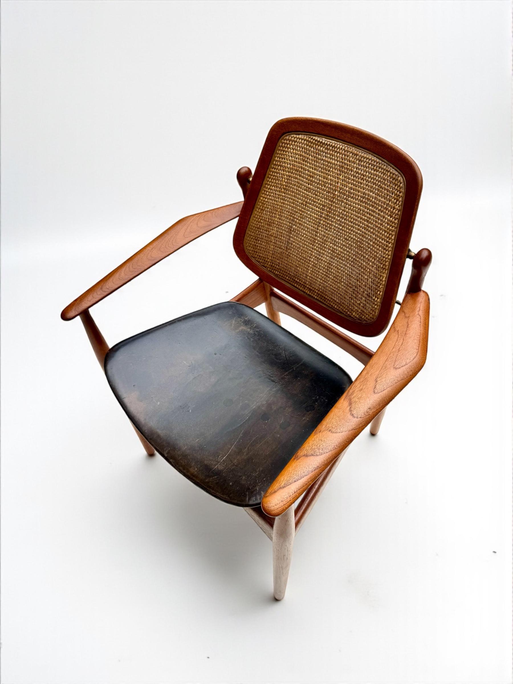 Mid-Century Modern Arne Vodder Model 186 Armchair in Teak, Leather & Rattan, Denmark 1950's For Sale