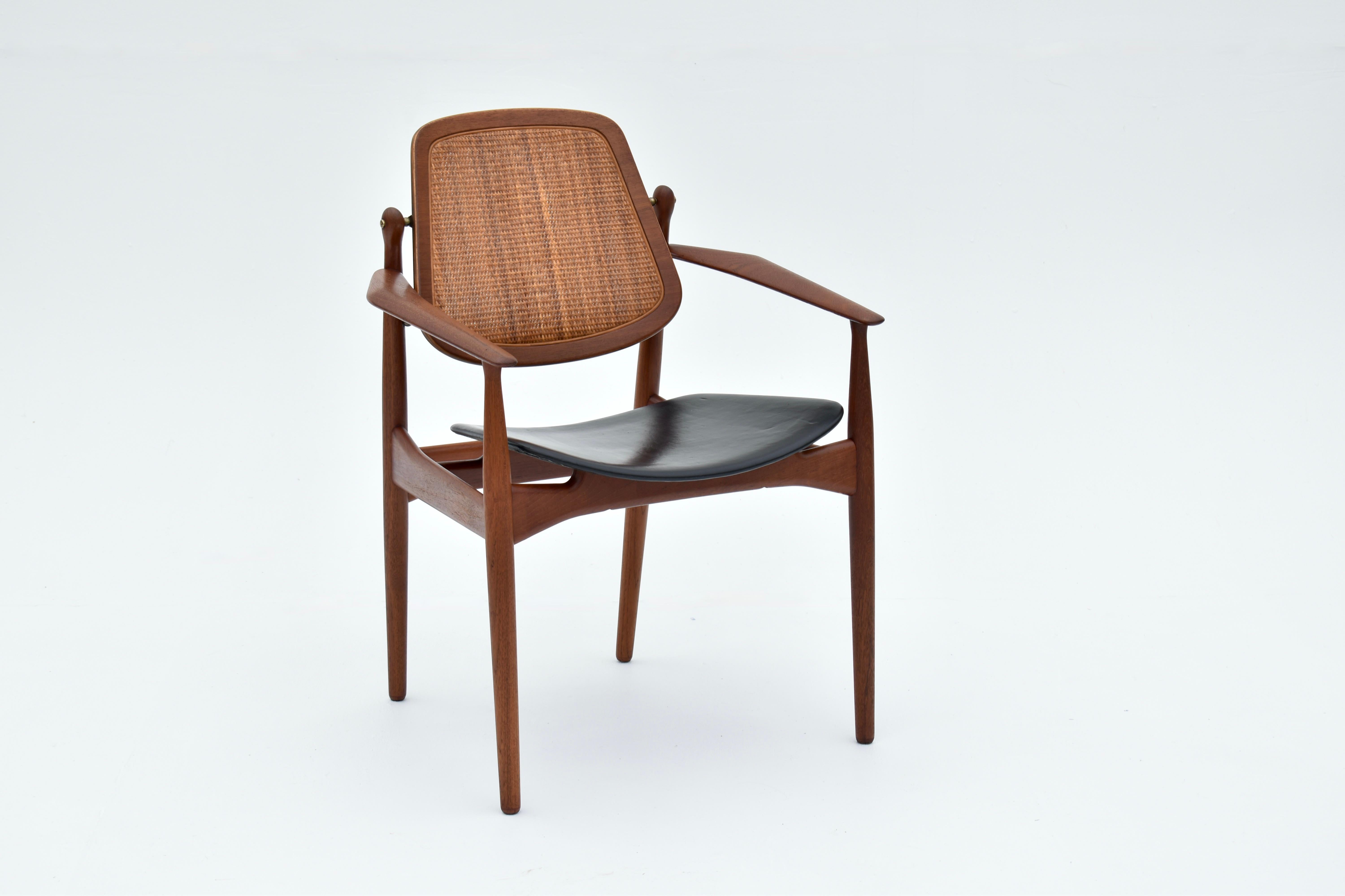 Arne Vodder Model 186 Chaise en teck, rotin et cuir pour France & Son, Danemark en vente 3