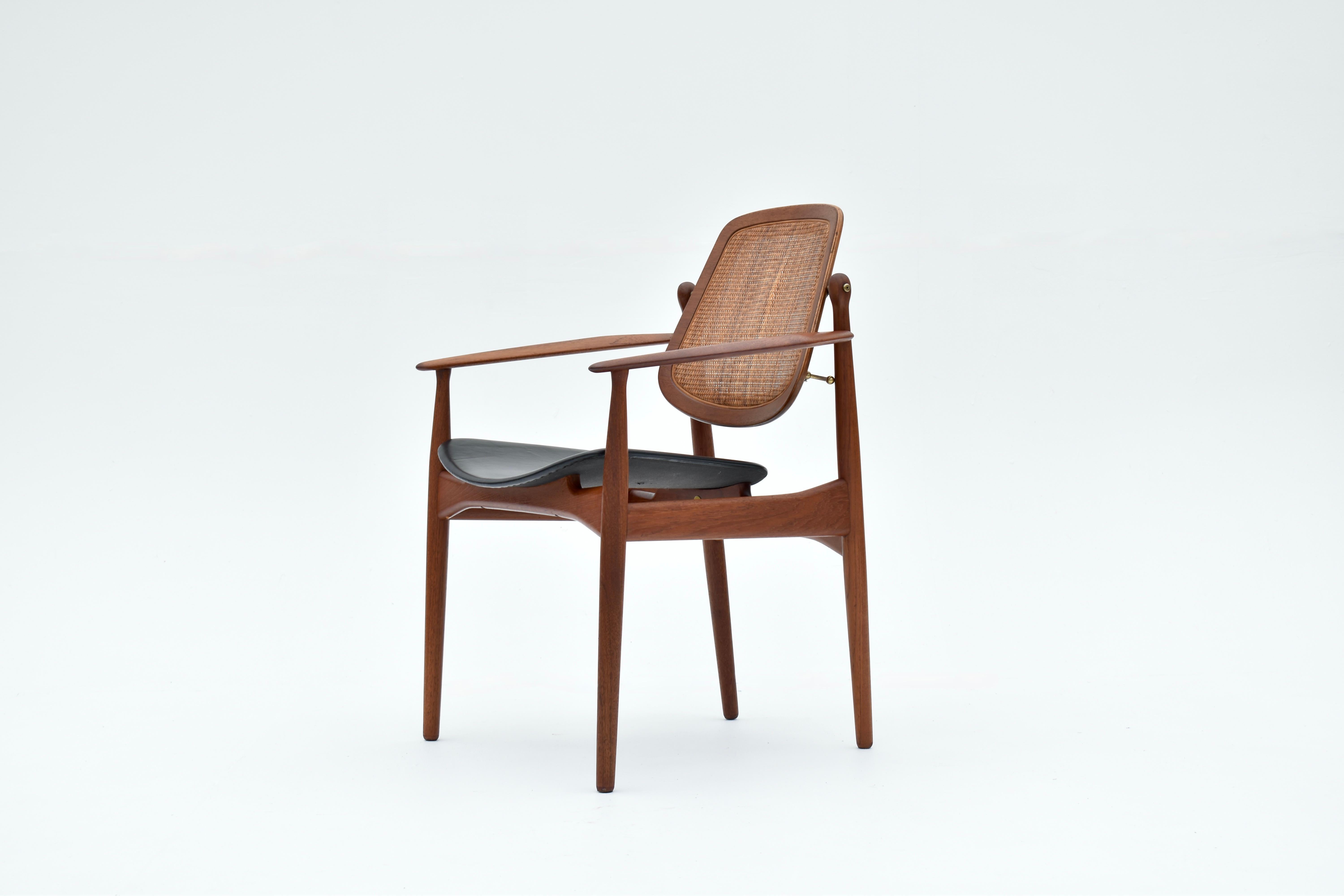 Scandinave moderne Arne Vodder Model 186 Chaise en teck, rotin et cuir pour France & Son, Danemark en vente