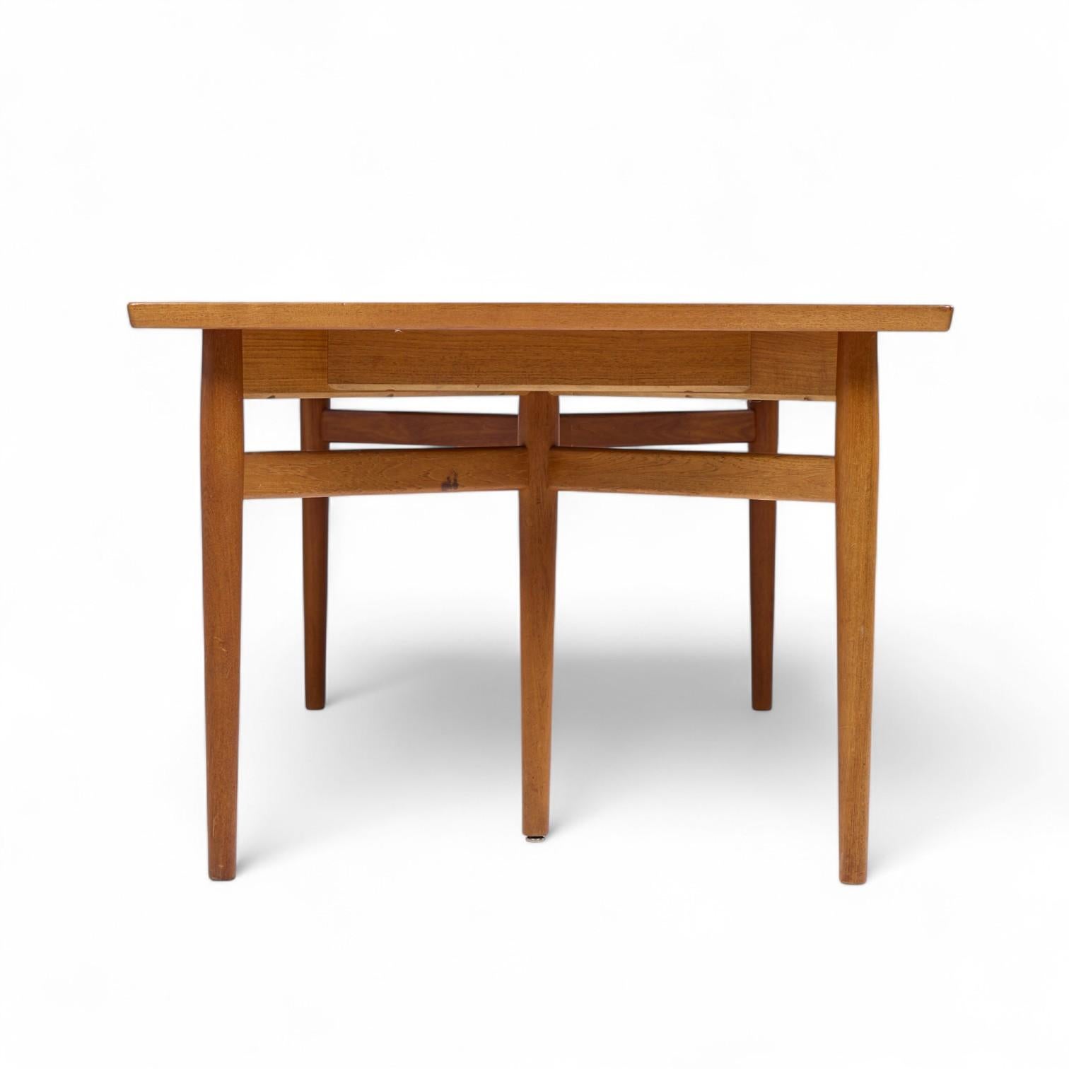 20th Century Arne Vodder Model 212 Mid Century Danish Teak Expanding Dining Table - 2 Leaves For Sale