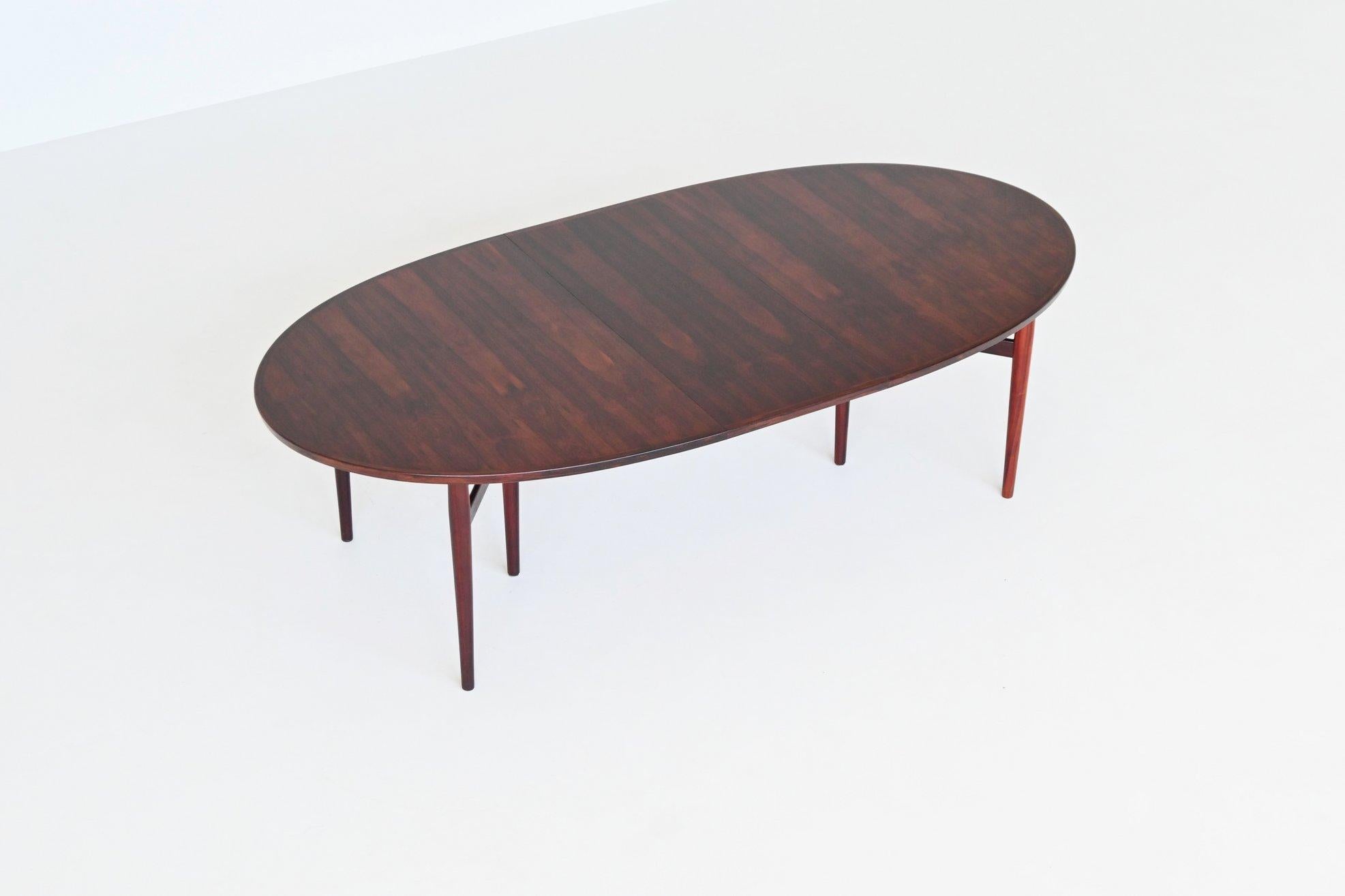Arne Vodder modello 212 tavolo da pranzo ovale palissandro Sibast Danimarca 1960 in vendita 4