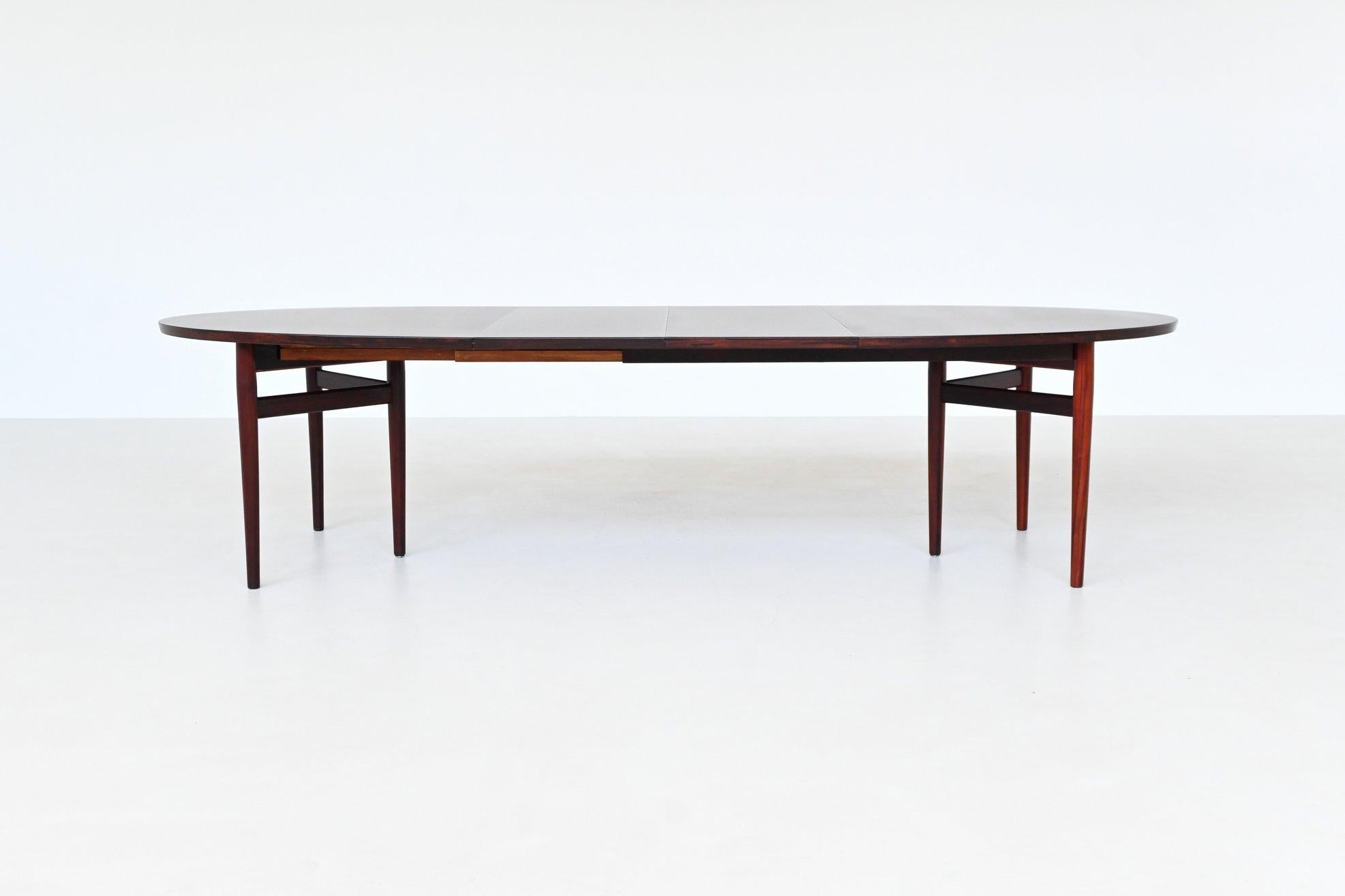 Scandinavo moderno Arne Vodder modello 212 tavolo da pranzo ovale palissandro Sibast Danimarca 1960 in vendita