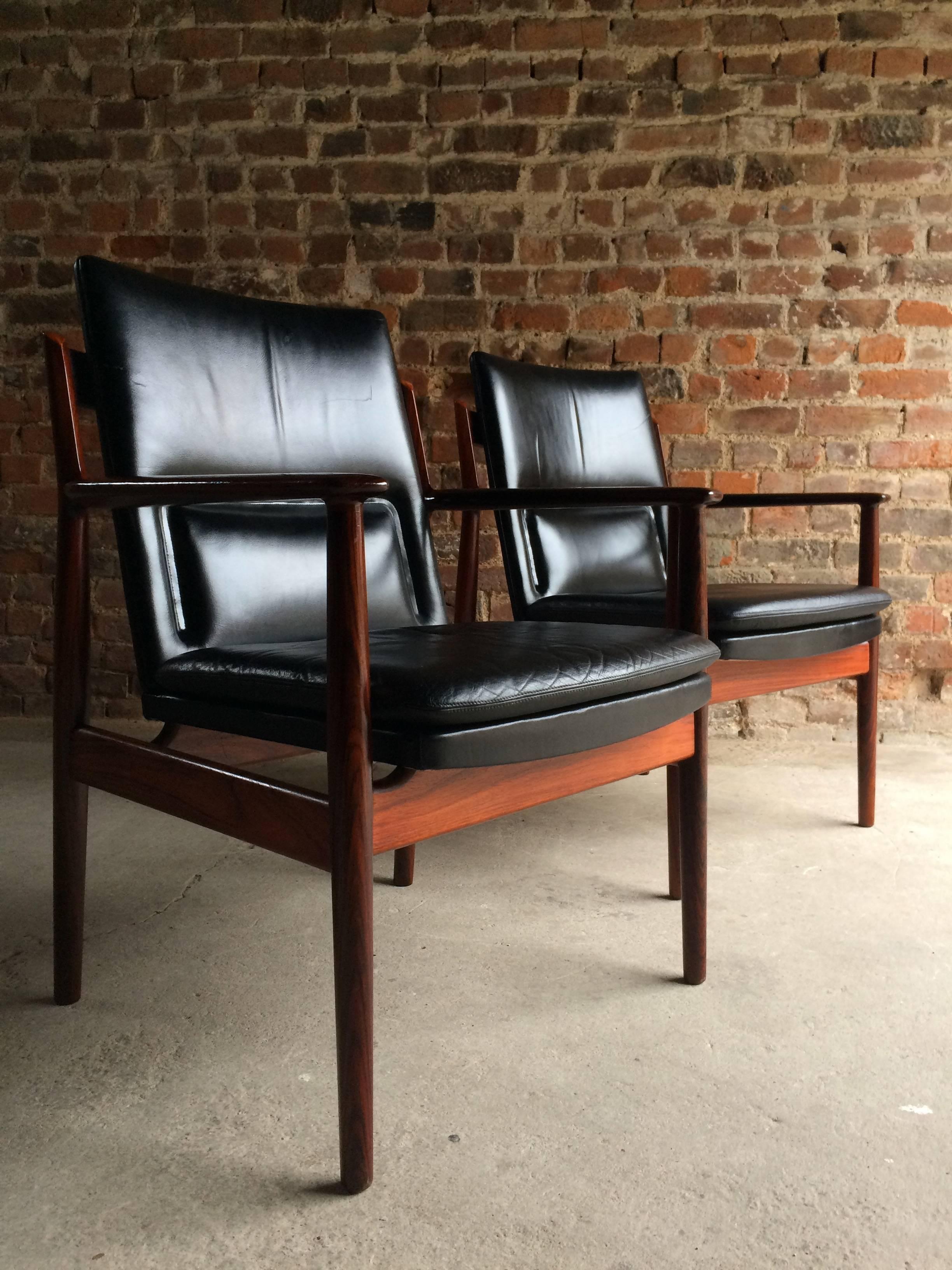 Pair of Arne Vodder Model 431 Leather and Rosewood Armchairs, Sibast Furniture 6
