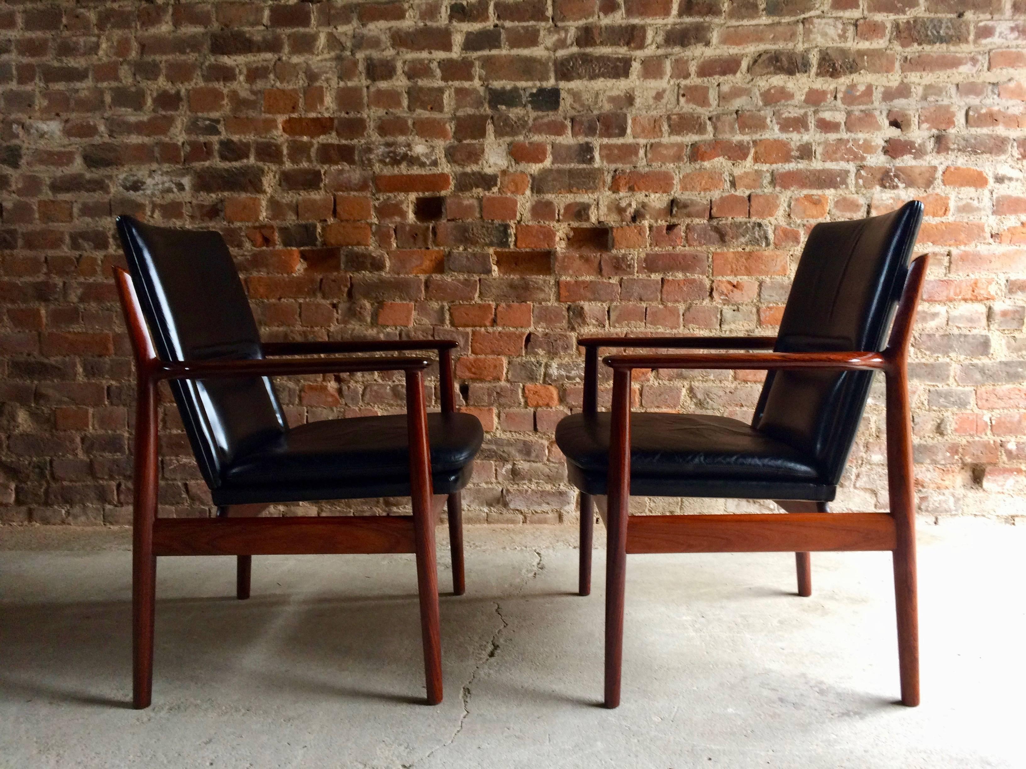 Pair of Arne Vodder Model 431 Leather and Rosewood Armchairs, Sibast Furniture In Good Condition In Longdon, Tewkesbury