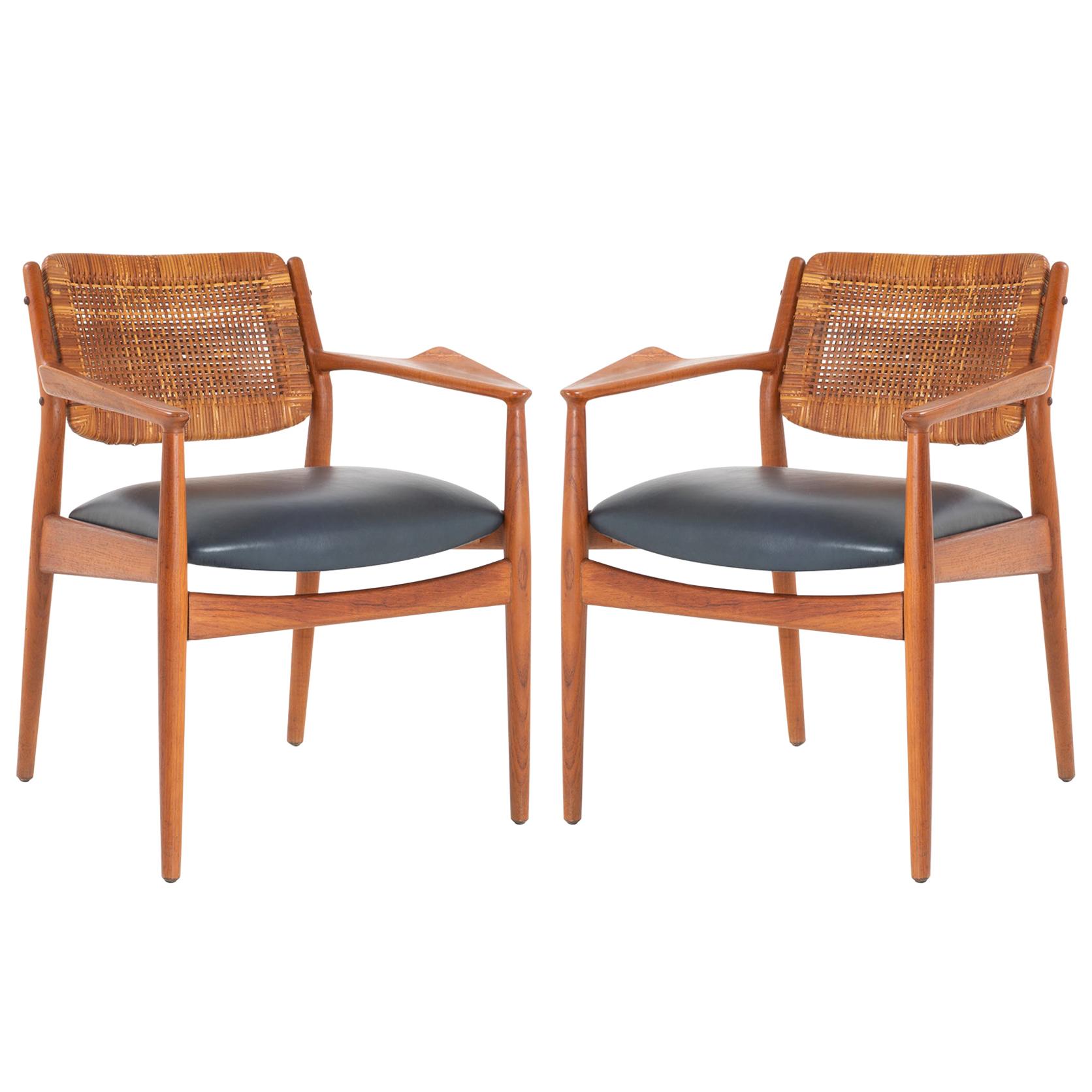 Arne Vodder "Model 51A" Armchairs in Beech and Leather for Sibast, Pair