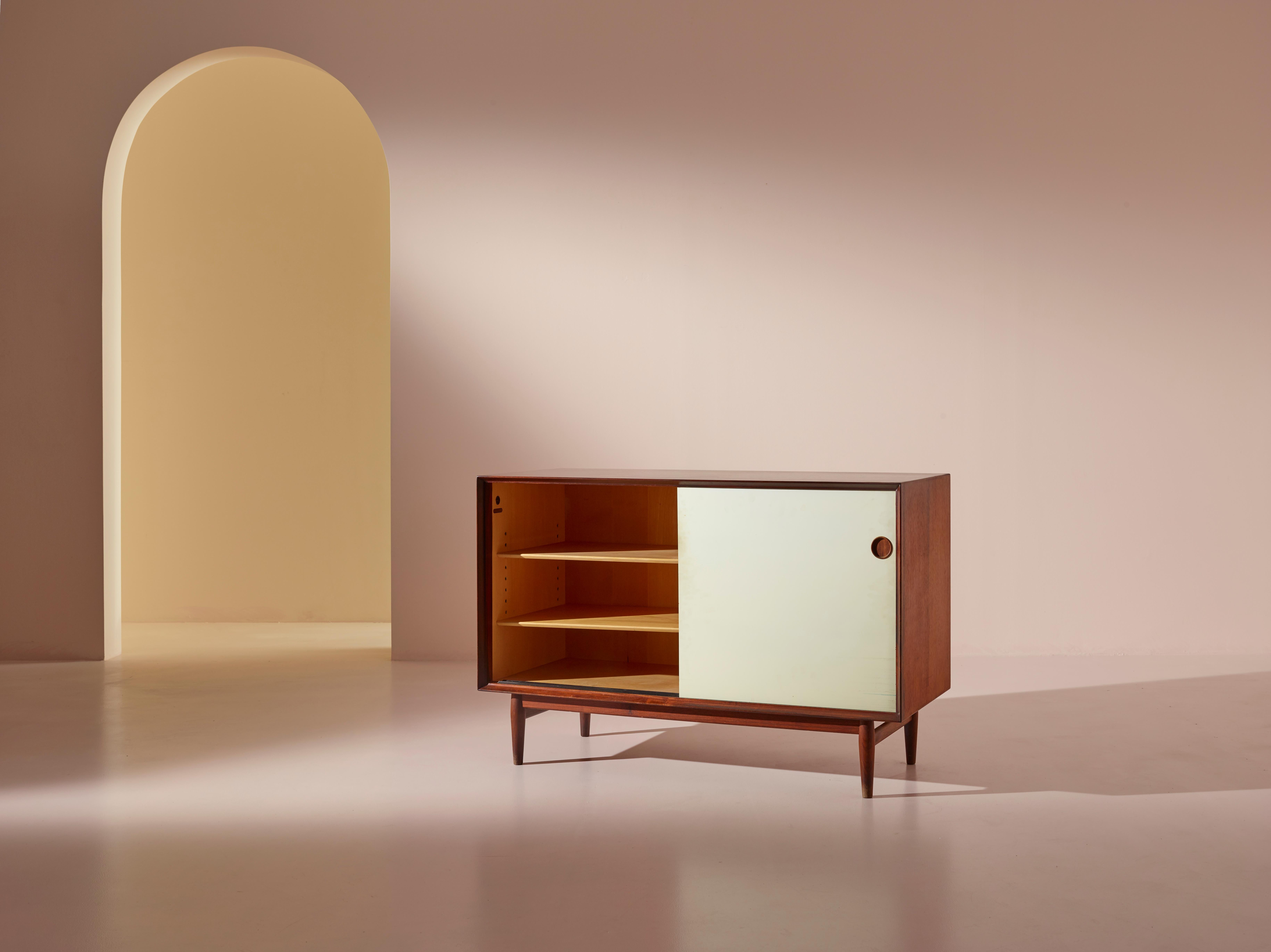 Arne Vodder Model OS11 Sideboard by Sibast with Coloured and Reversible Doors In Good Condition For Sale In Chiavari, Liguria