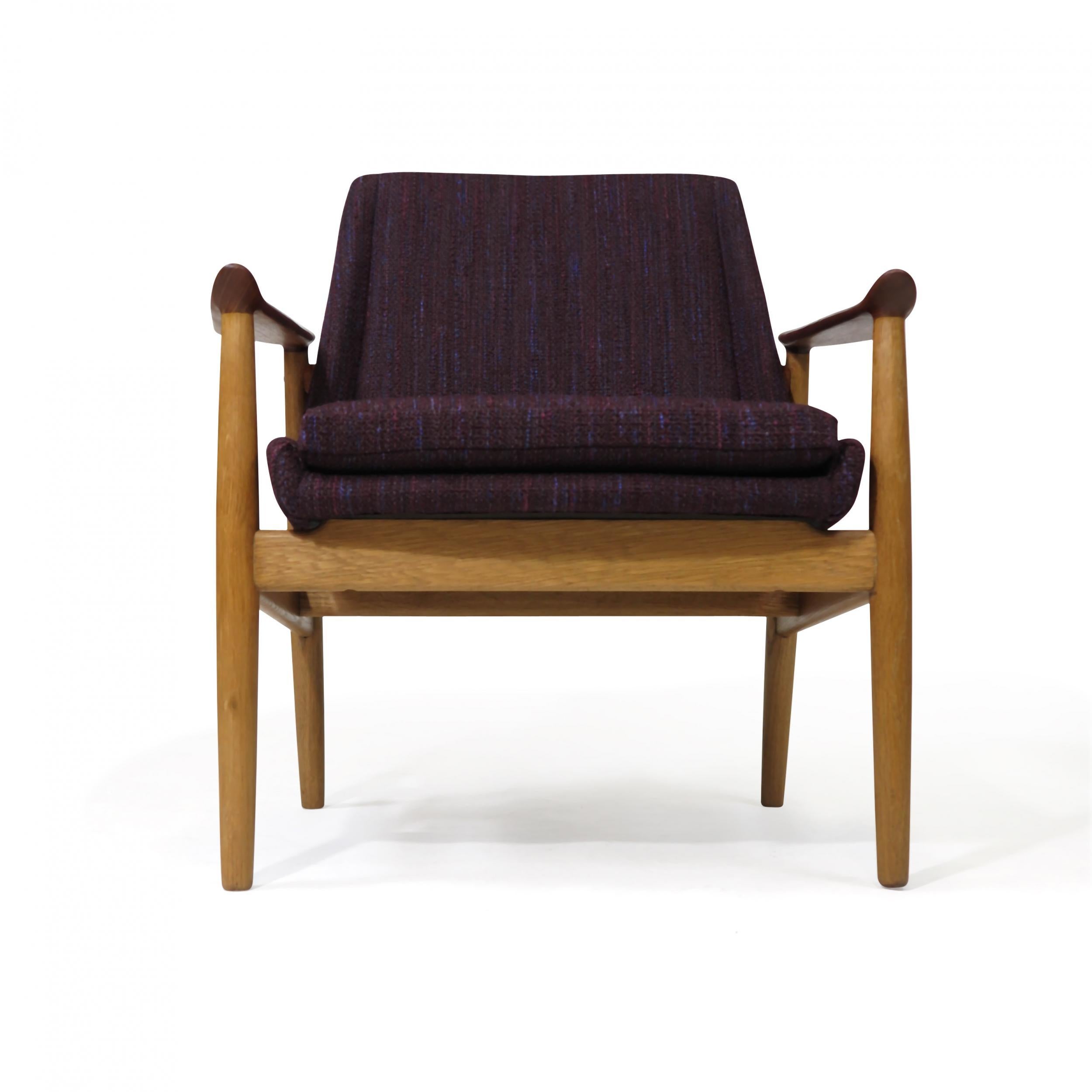 Fabric Arne Vodder Oak and Teak Lounge Chair