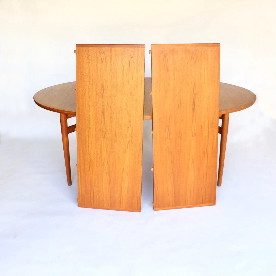 Mid-Century Modern Arne Vodder Oval Table by Siblast Model 212
