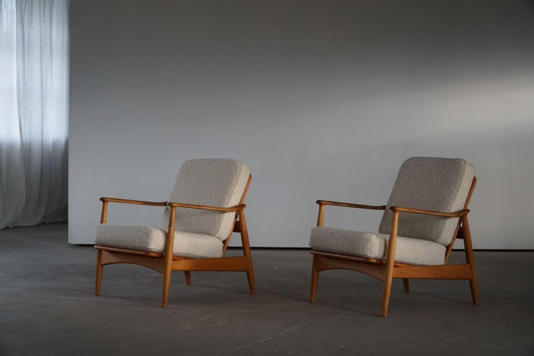 Arne Vodder, Pair of Lounge Chairs, Model FD 161, Reupholstered in Bouclé, 1950s For Sale 1
