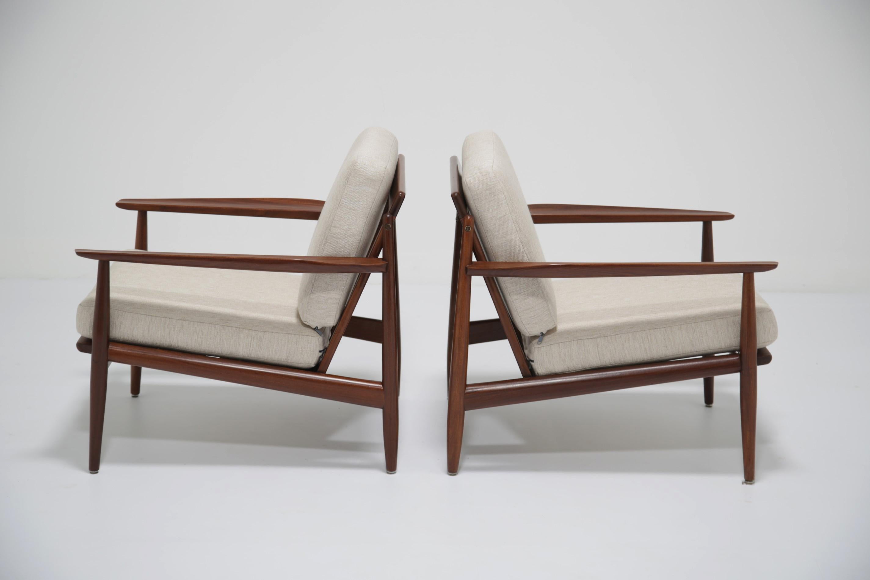 Arne Vodder Pareja de tumbonas de teca de Glostrup, Dinamarca Años 60 en venta 6
