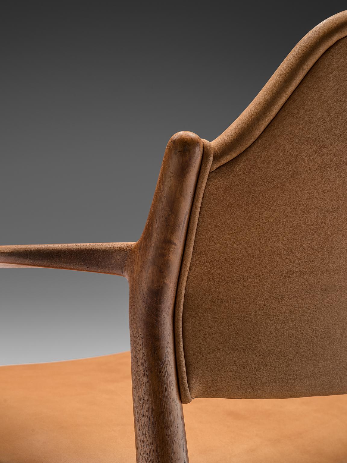 Arne Vodder Reupholstered Set of Dining Chairs in Cognac Leather (Leder)
