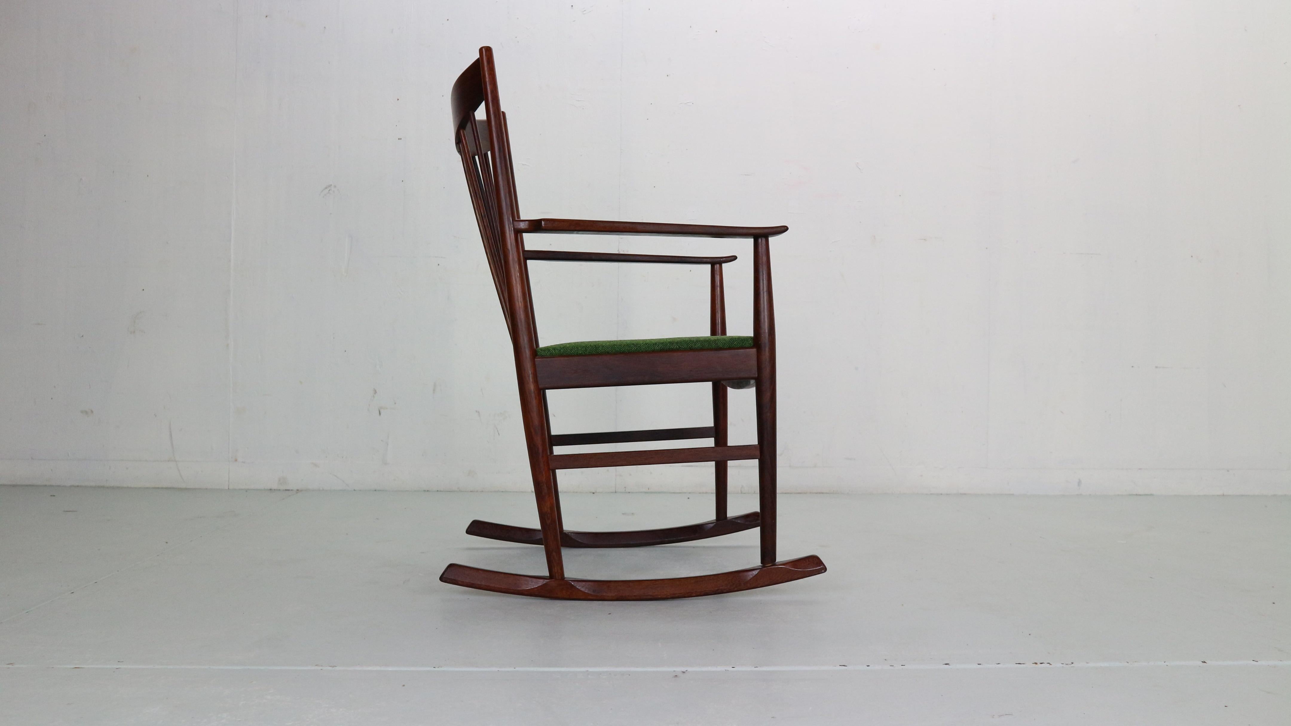 Sedia a dondolo di Arne Vodder per Sibast, 1960, Danimarca in vendita 2