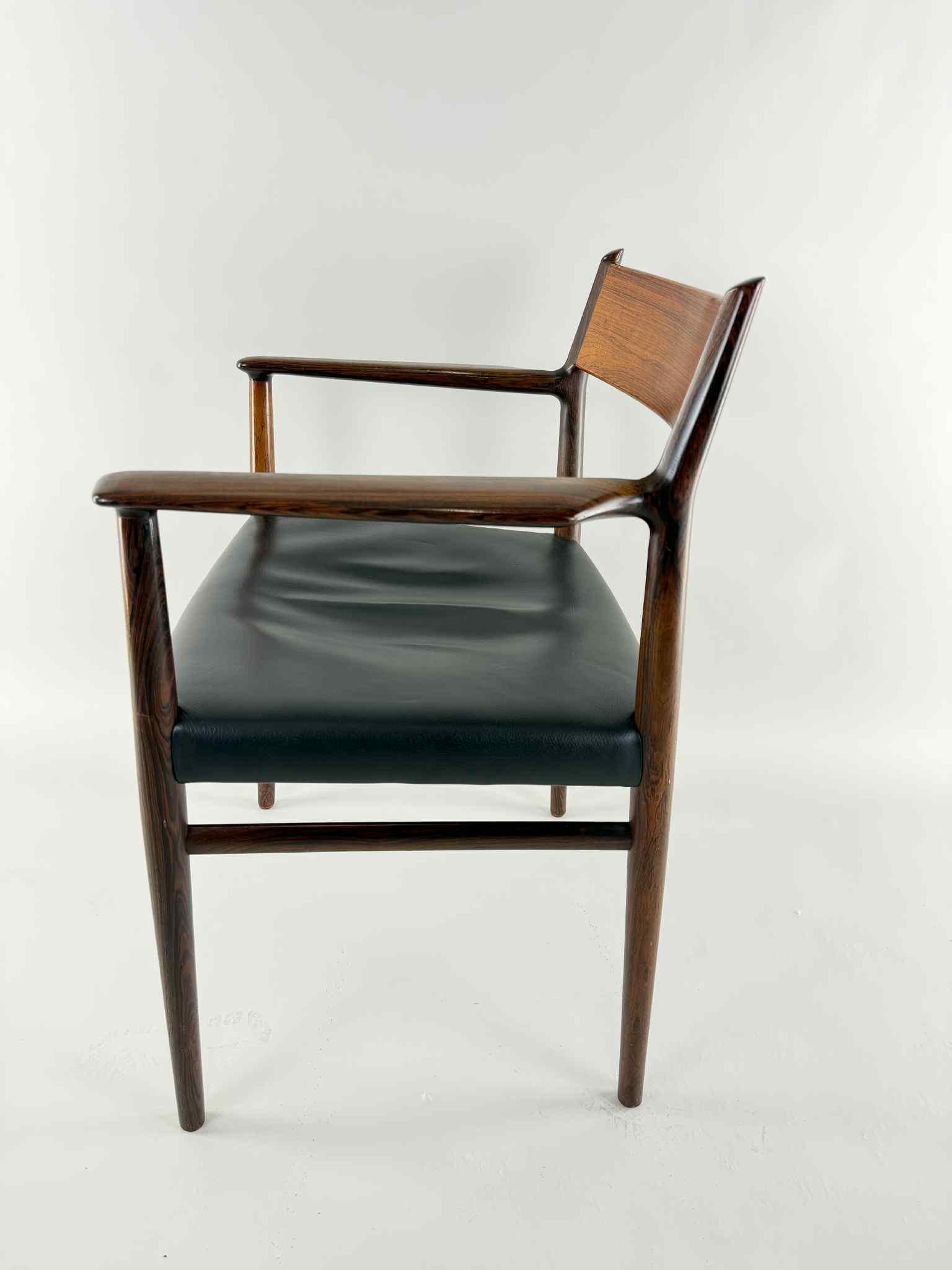 Milieu du XXe siècle Chaise en bois de rose Arne Vodder état d'origine en vente