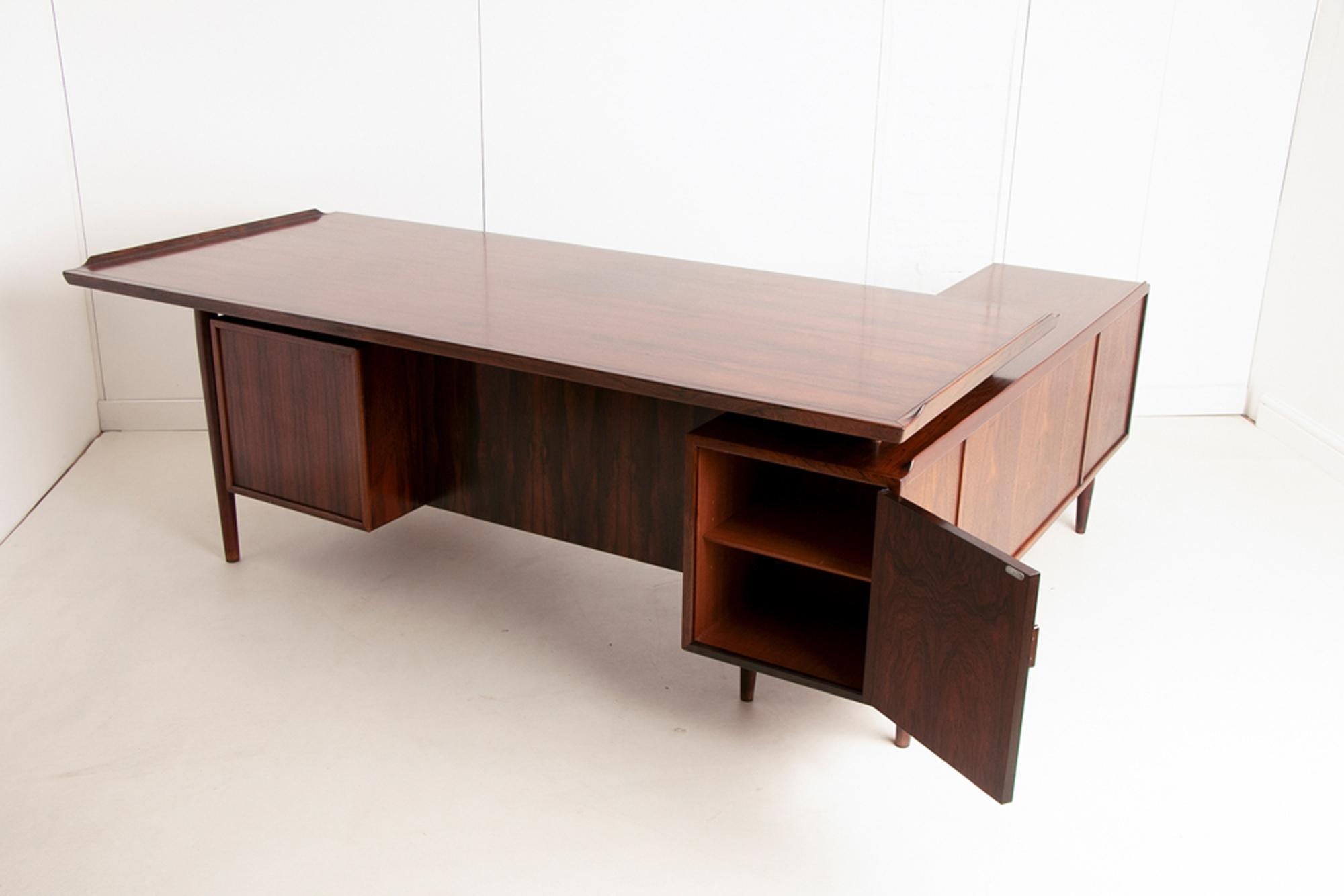 Mid-Century Modern Arne Vodder Rosewood Desk by Sibast Mobler For Sale
