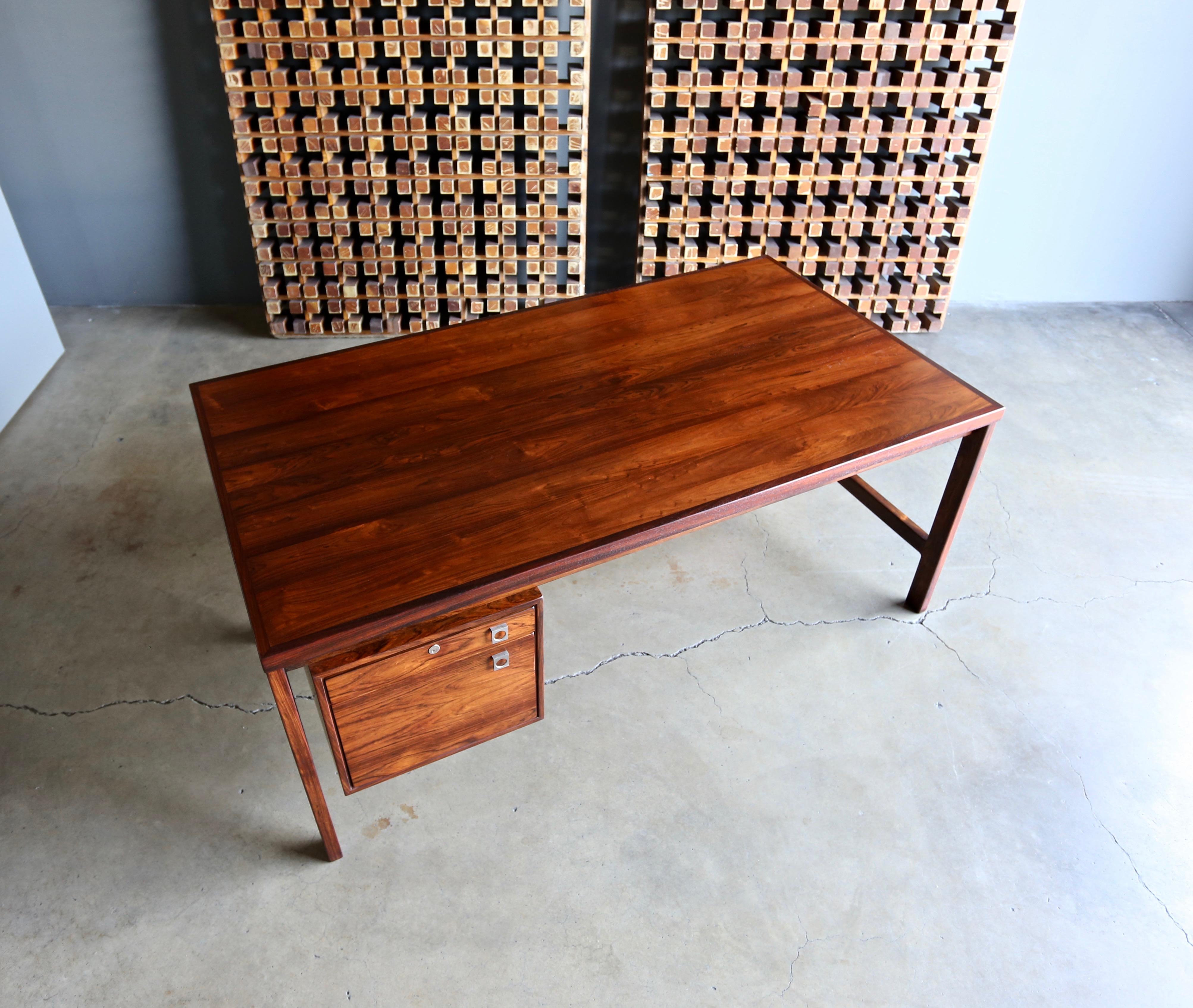 Mid-Century Modern Arne Vodder Rosewood Desk for H.P. Hansen, circa 1960